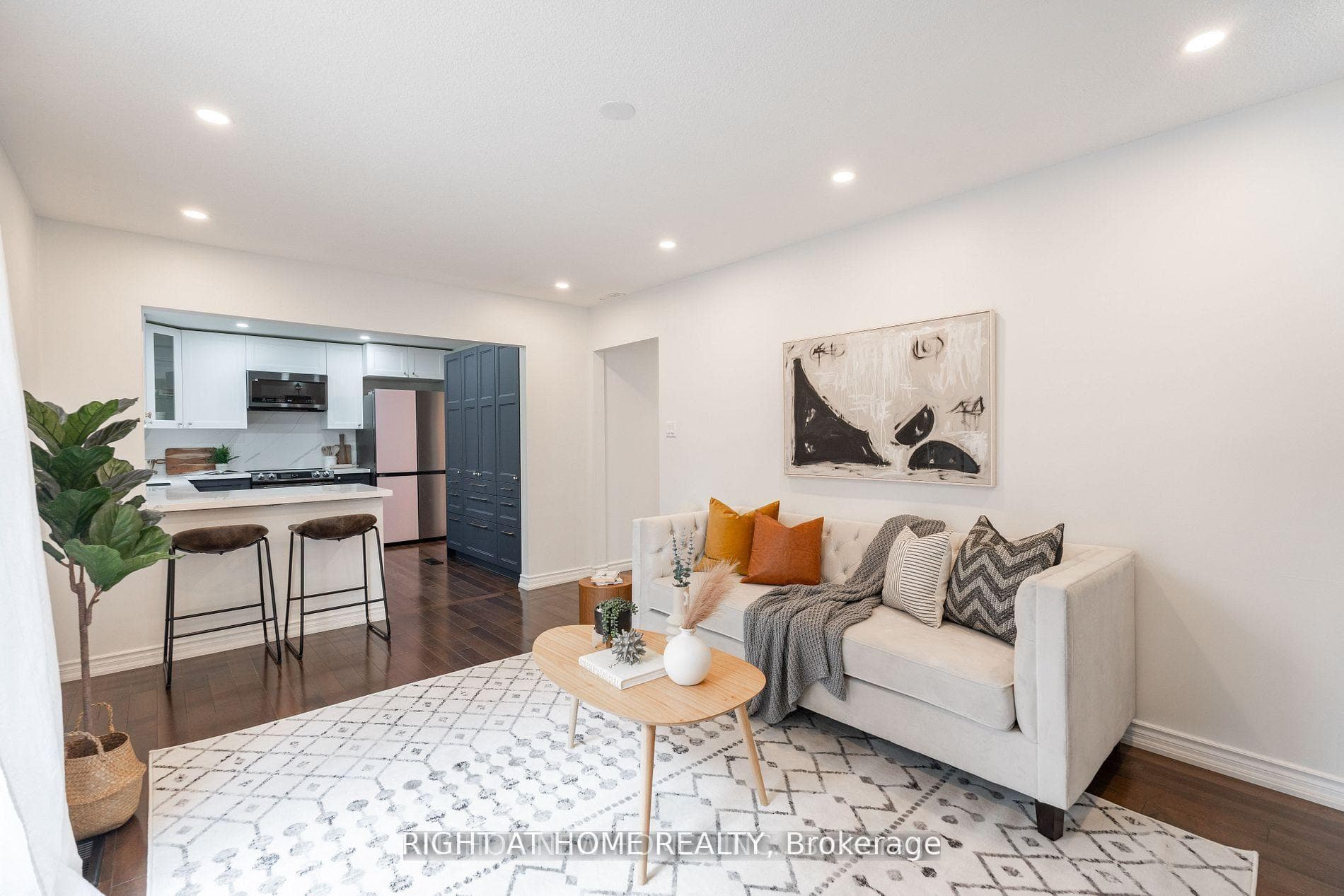 11 Law Crescent photo 6