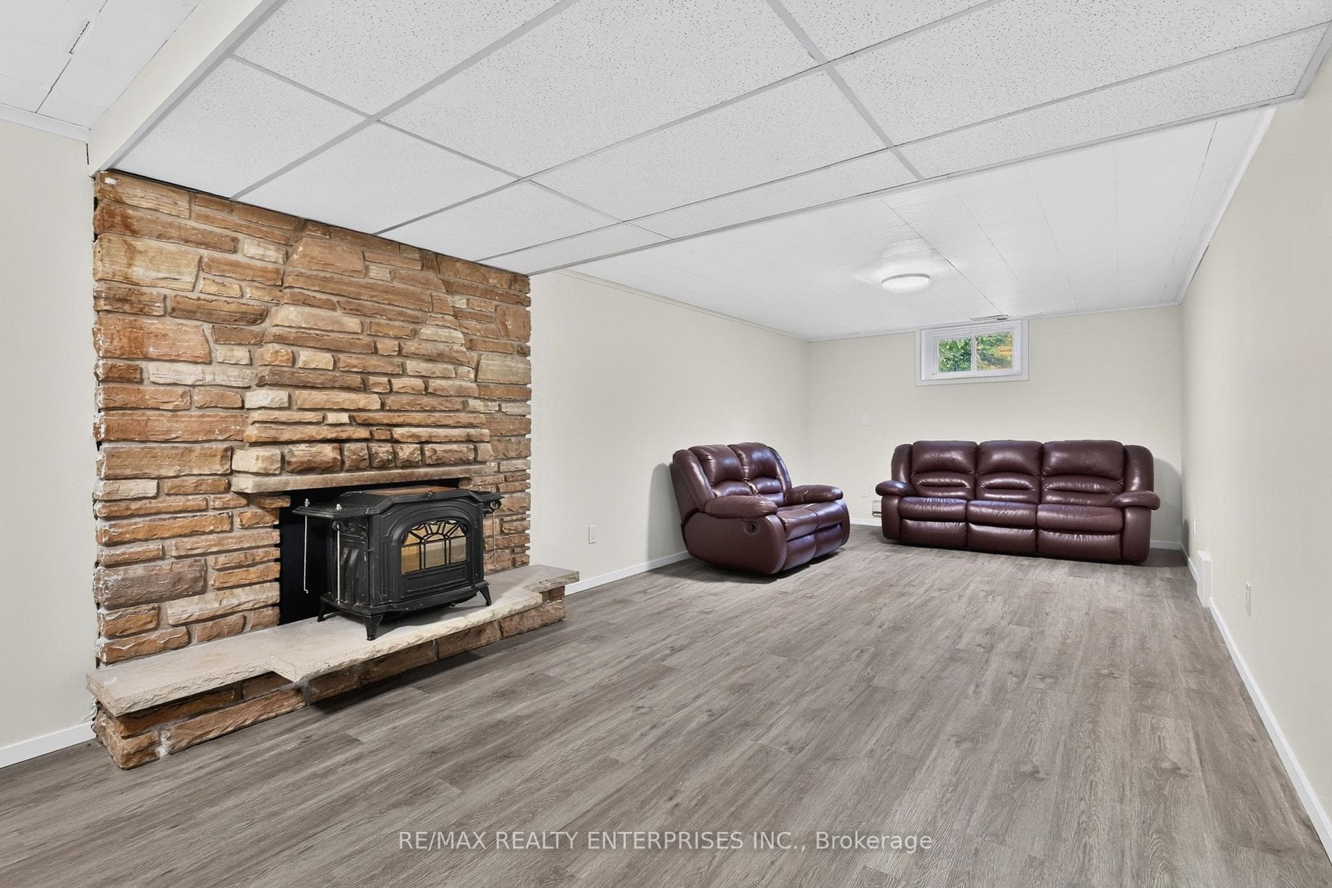 975 Cresthampton Lane photo 28