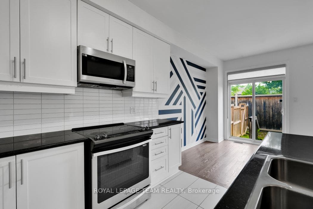 174 Hawkshaw Crescent photo 20