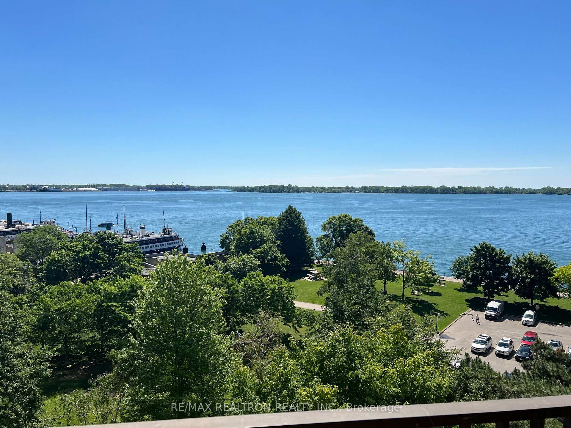 33 Harbour Square Unit 816 photo 22
