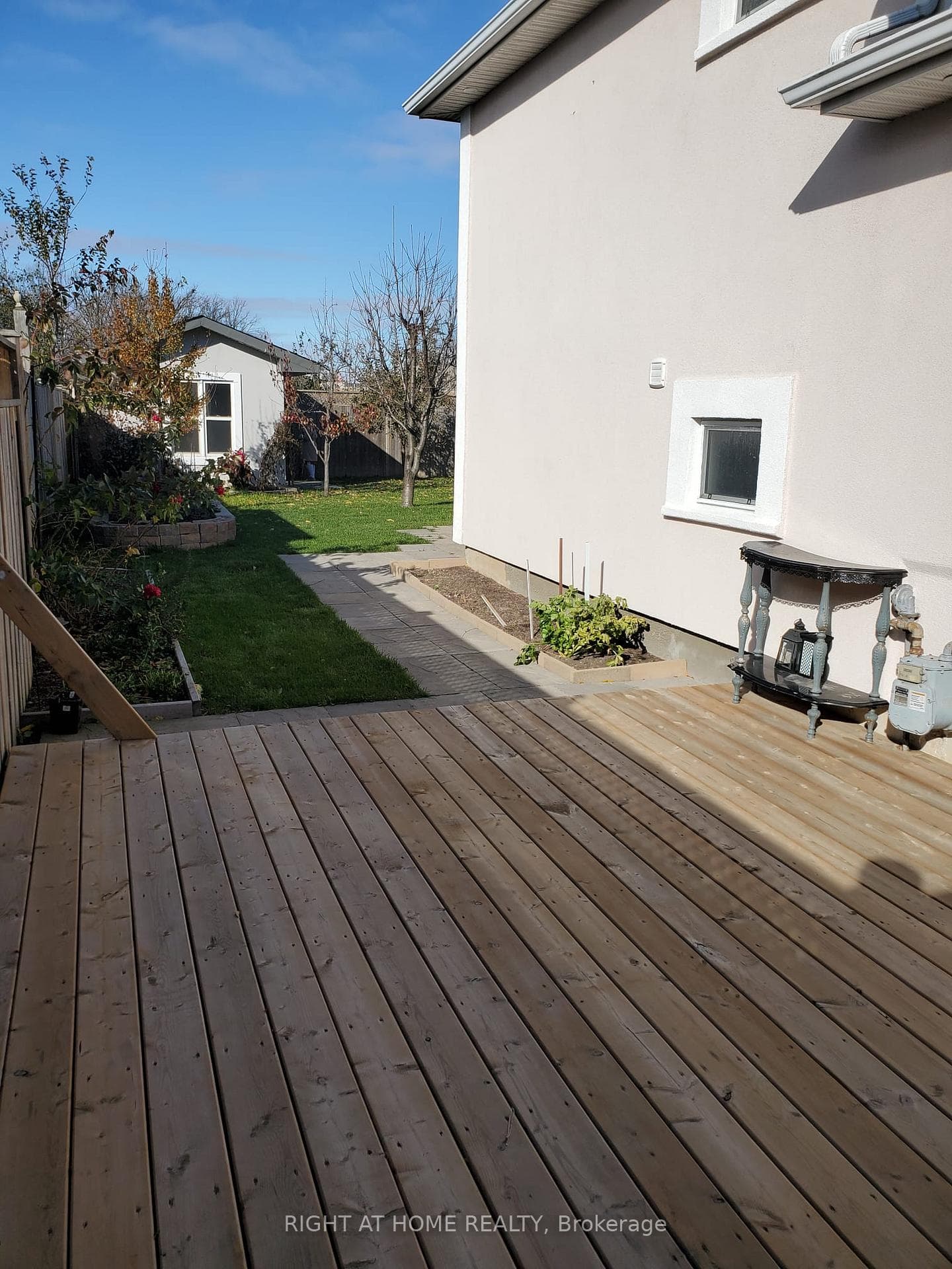747 Mackenzie Drive photo 6