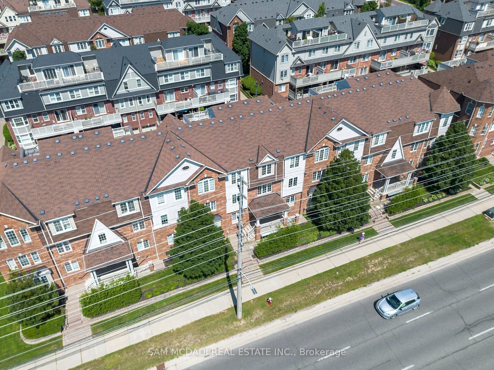 619 Dundas Street Unit 5 photo 1
