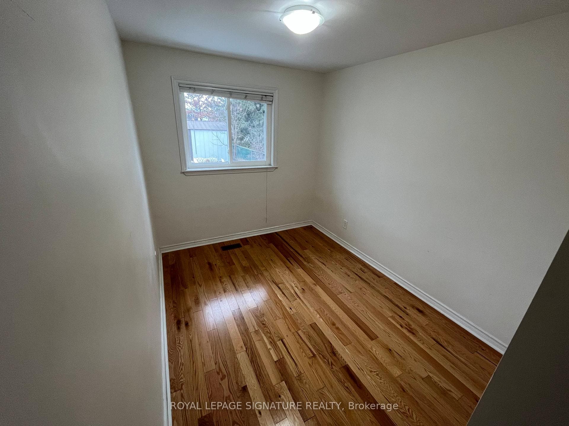 175 Martha Crescent Unit Main photo 12