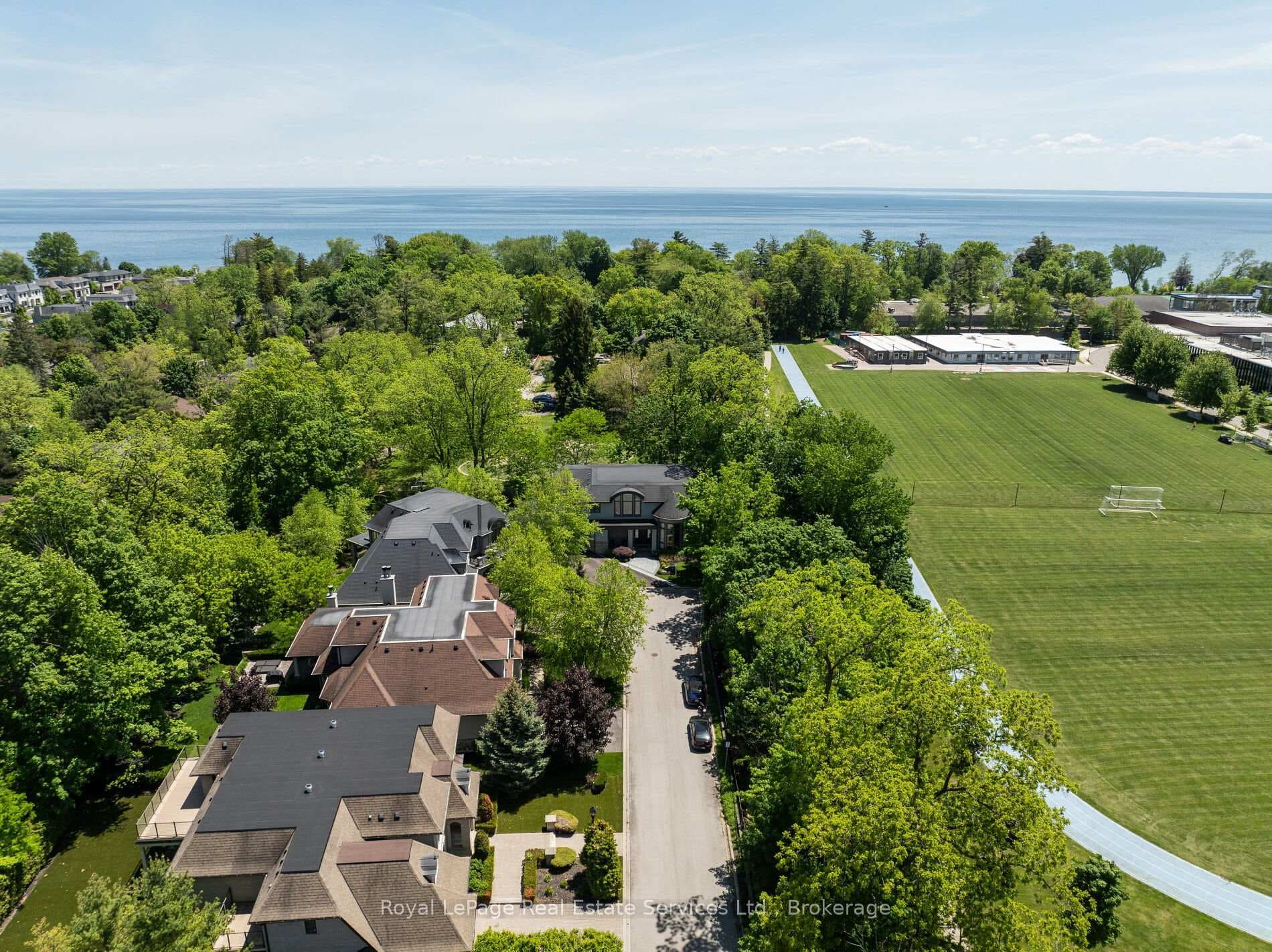 456 Lakeshore Road photo 3