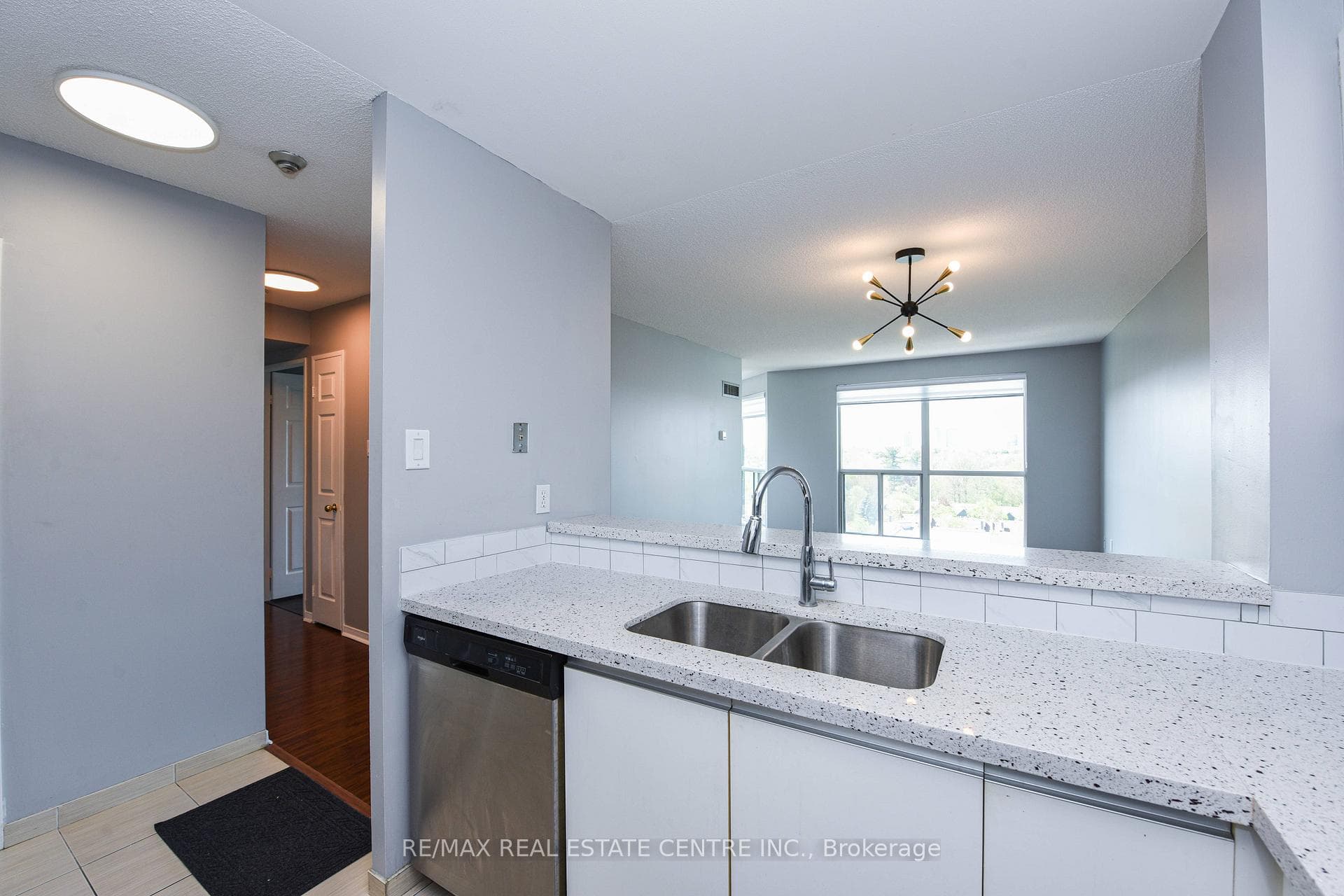 2177 Burnhamthorpe Road Unit 1005 photo 10