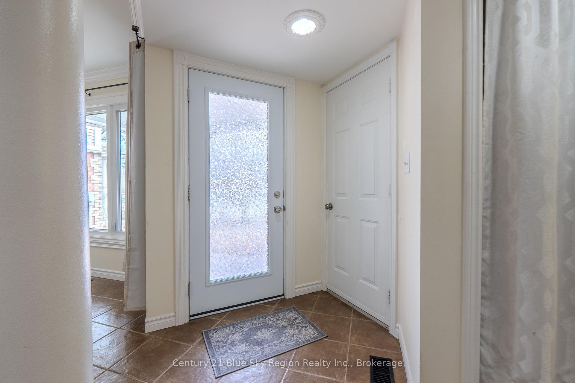 663 Tackaberry Drive photo 17