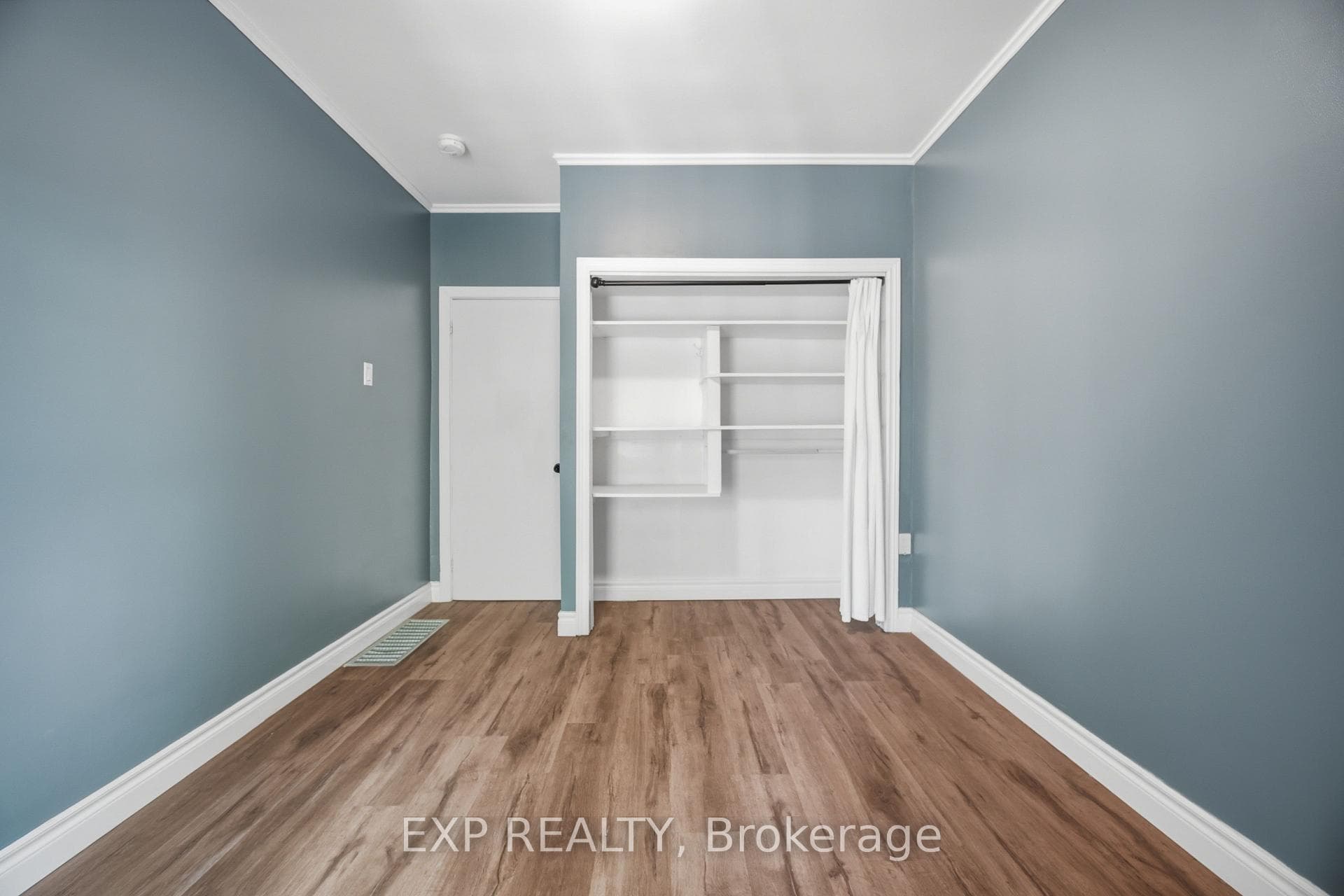 1052 Alexandra Avenue photo 19