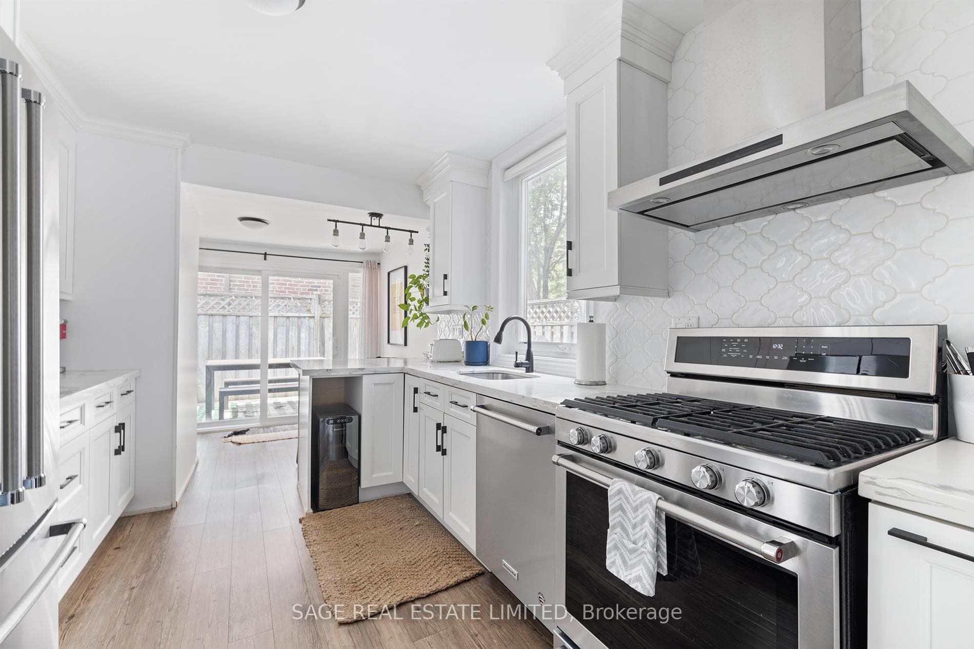 296 Ossington Avenue photo 11