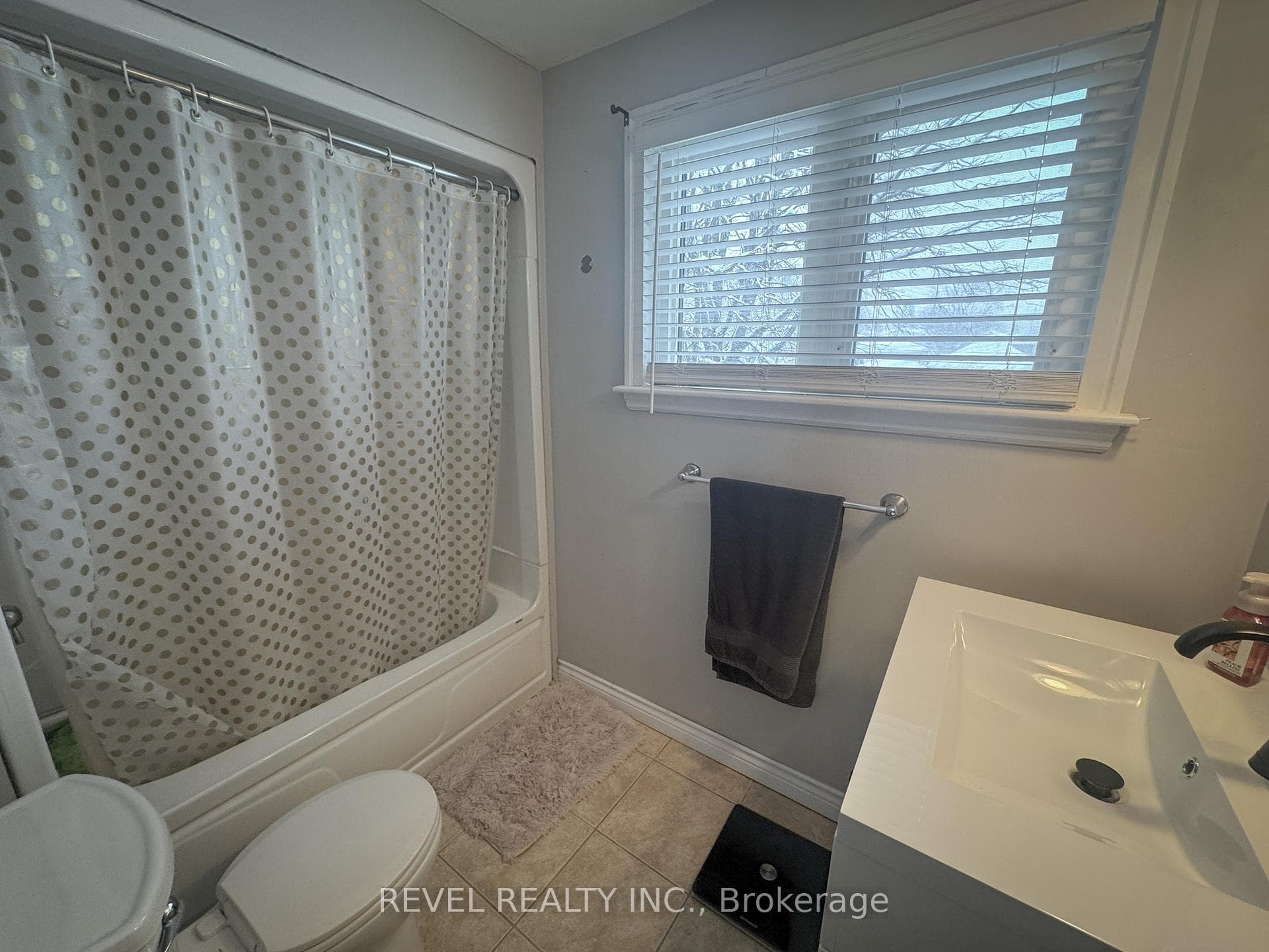 140 Carlin Avenue photo 11