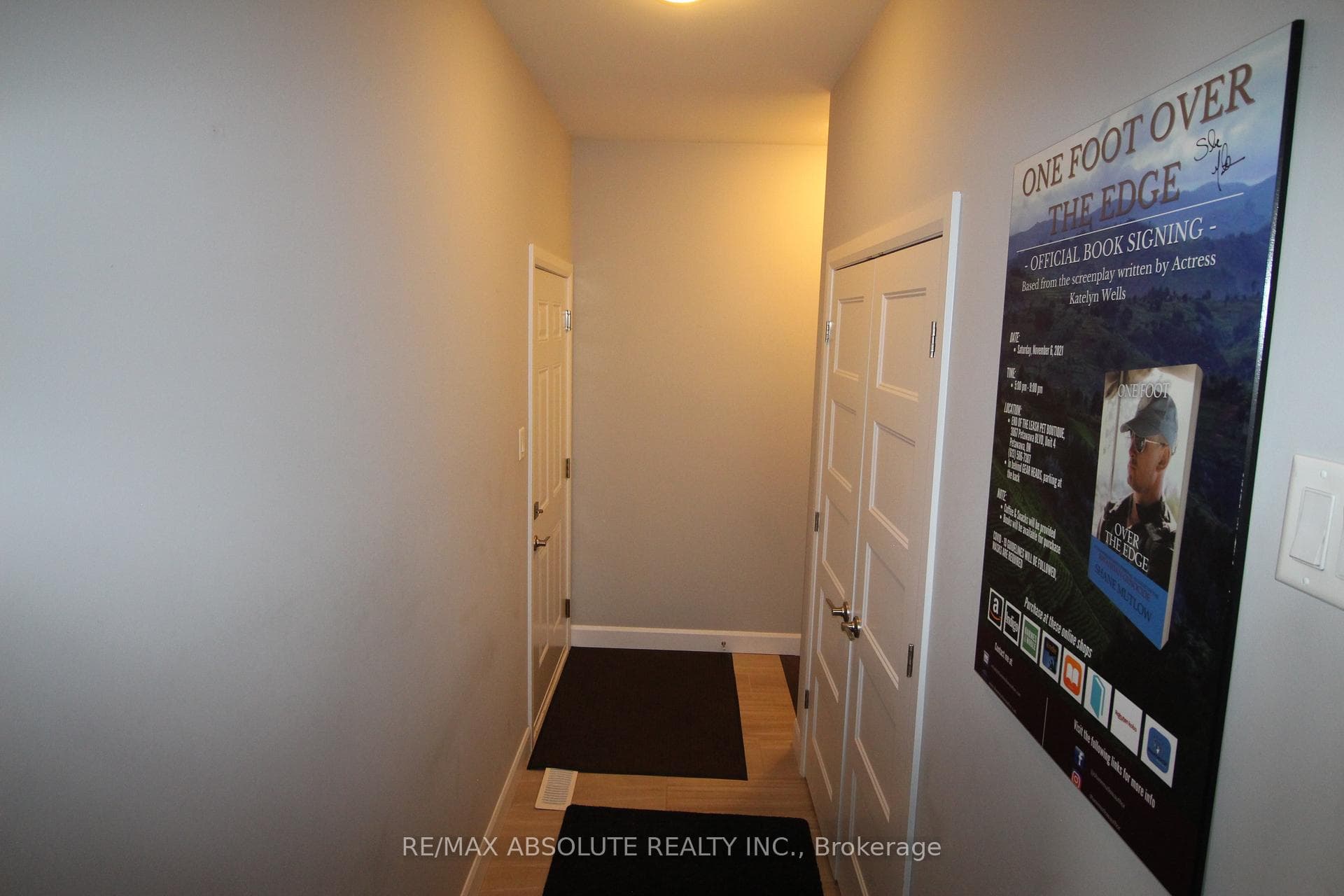 438 Maize Street photo 11