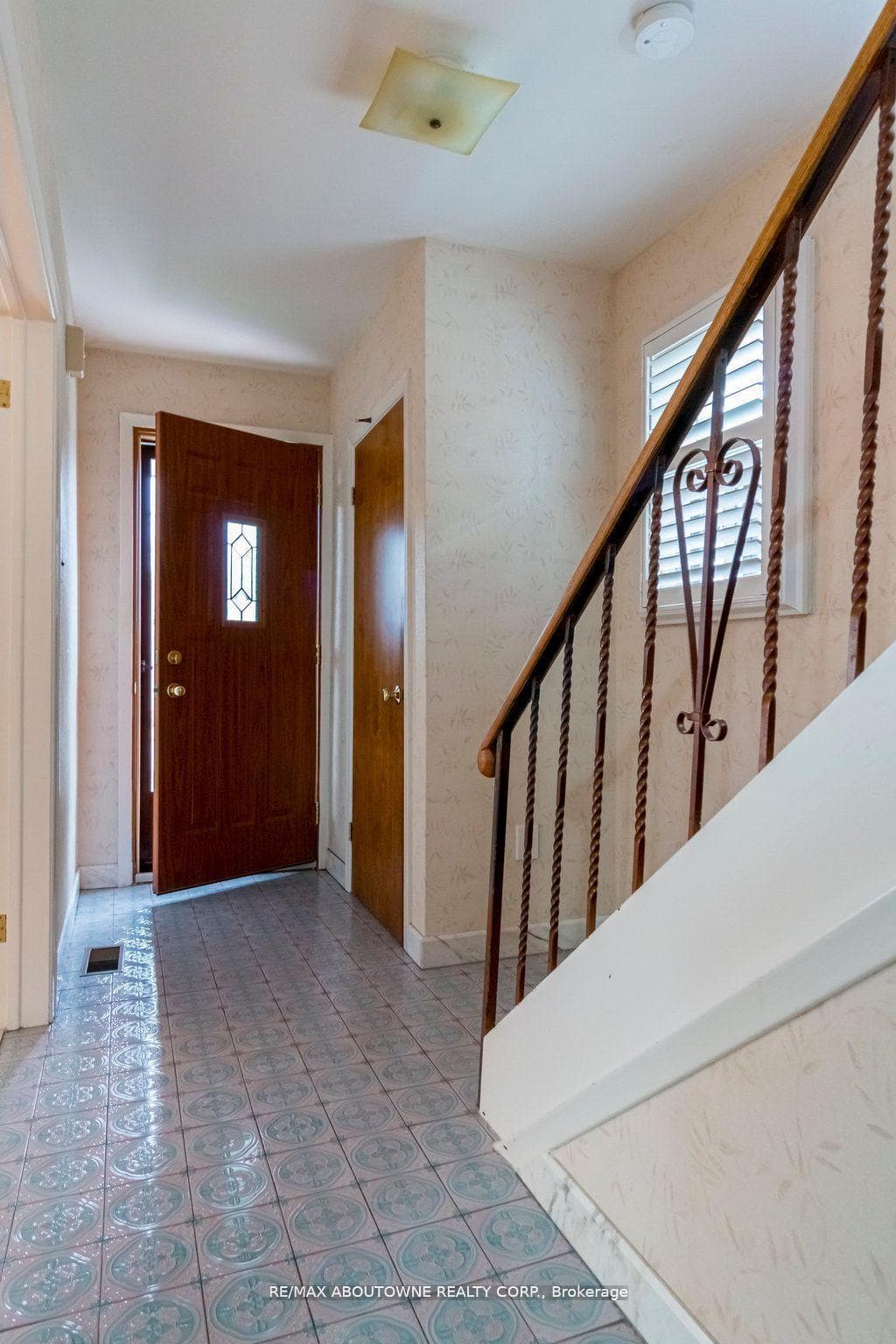 55 Marlington Crescent photo 3