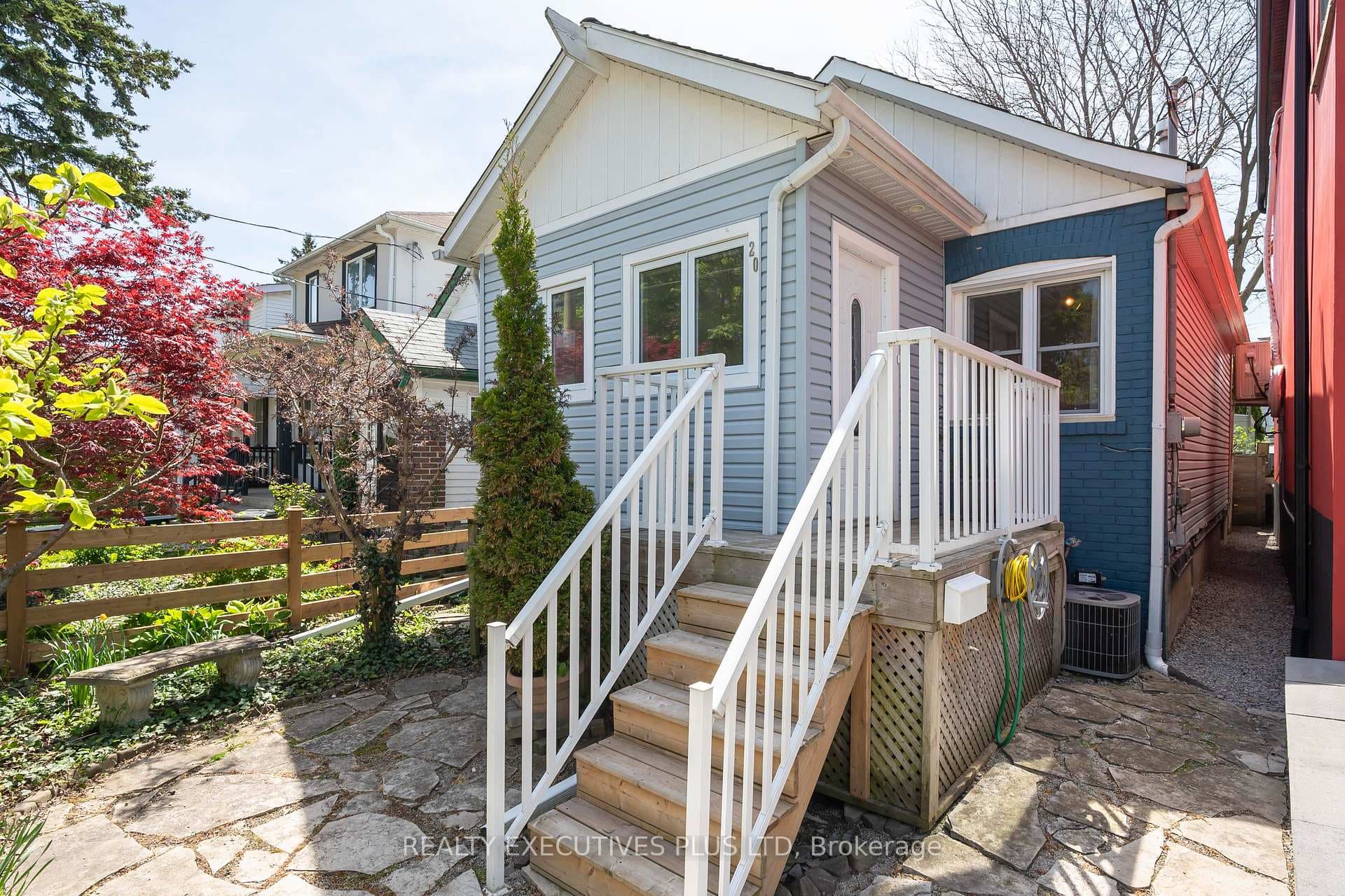 20 Bryant Avenue photo 1