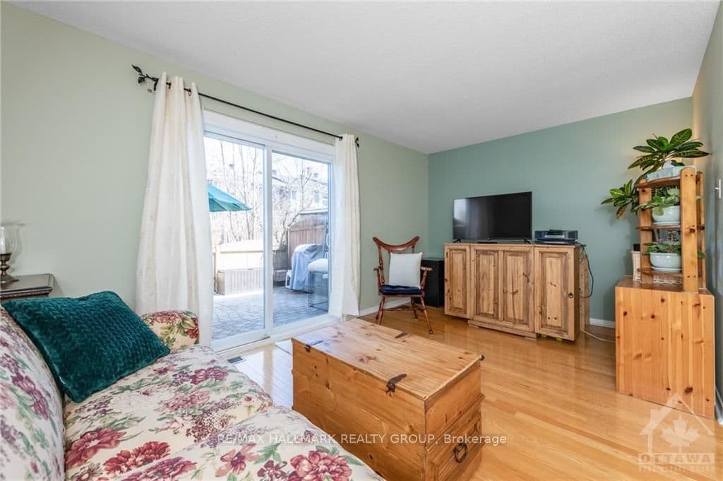 2692 DRAPER Avenue photo 11