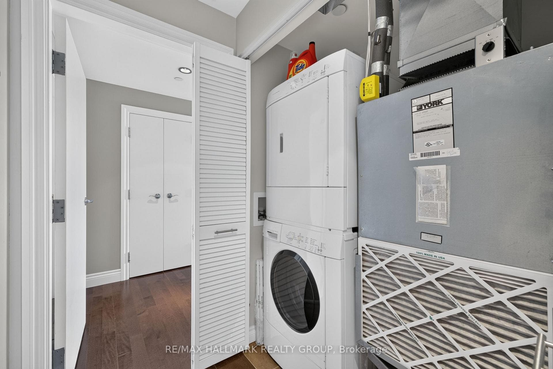 90 George Street Unit 1301 photo 22