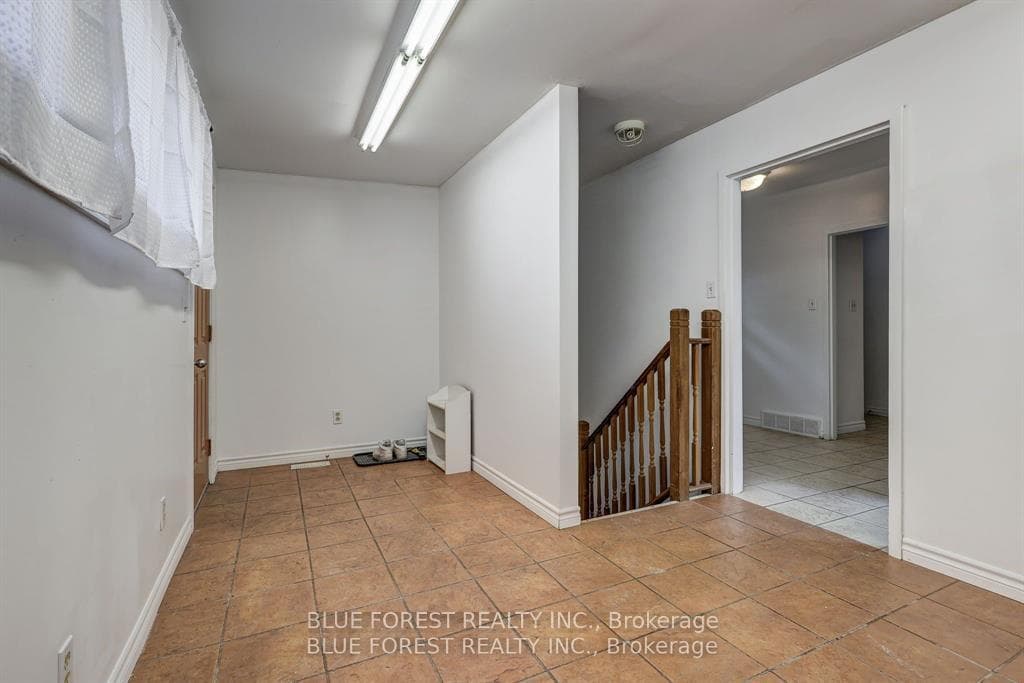 36 ADELAIDE Street photo 35