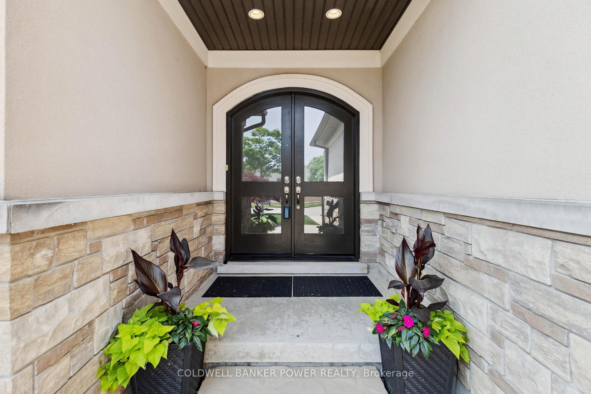 1376 Shore Road photo 4