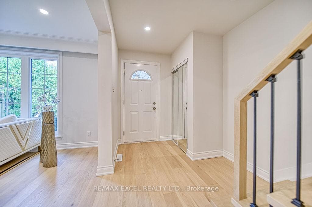 24 Bridlewood Boulevard photo 40