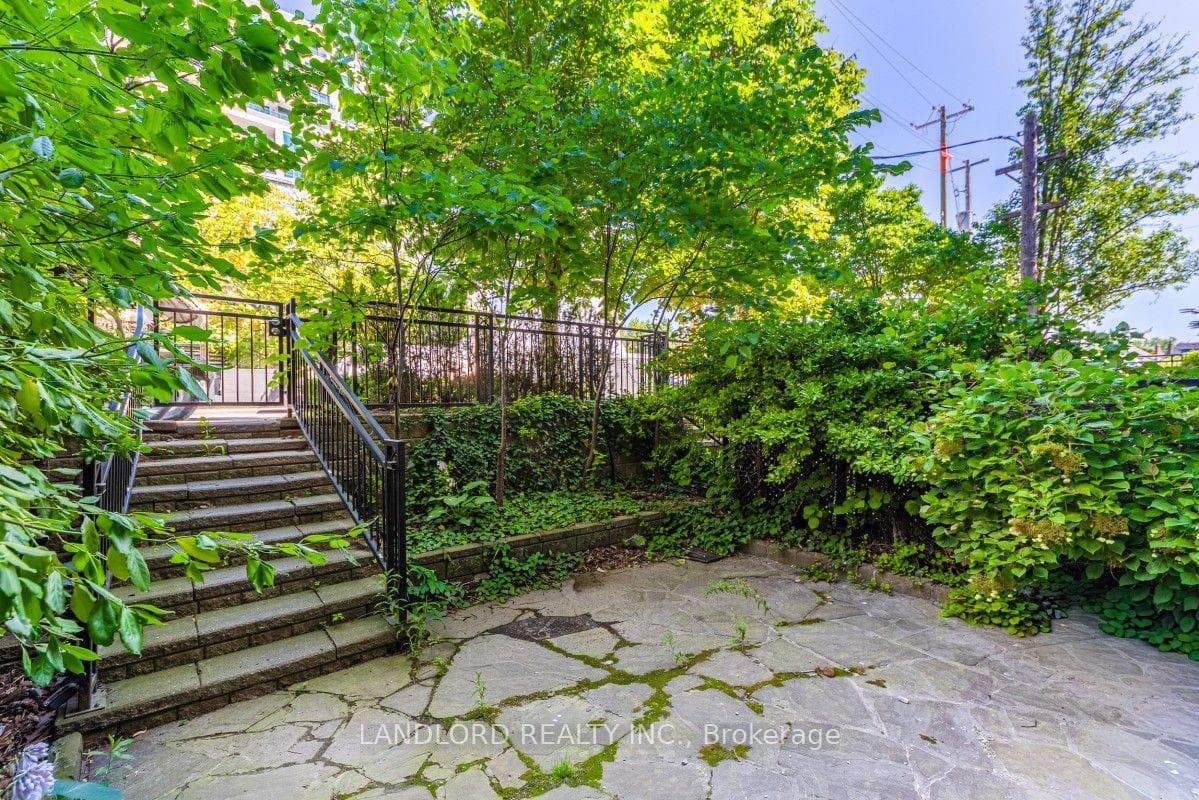 33 Price Street Unit 3 photo 28