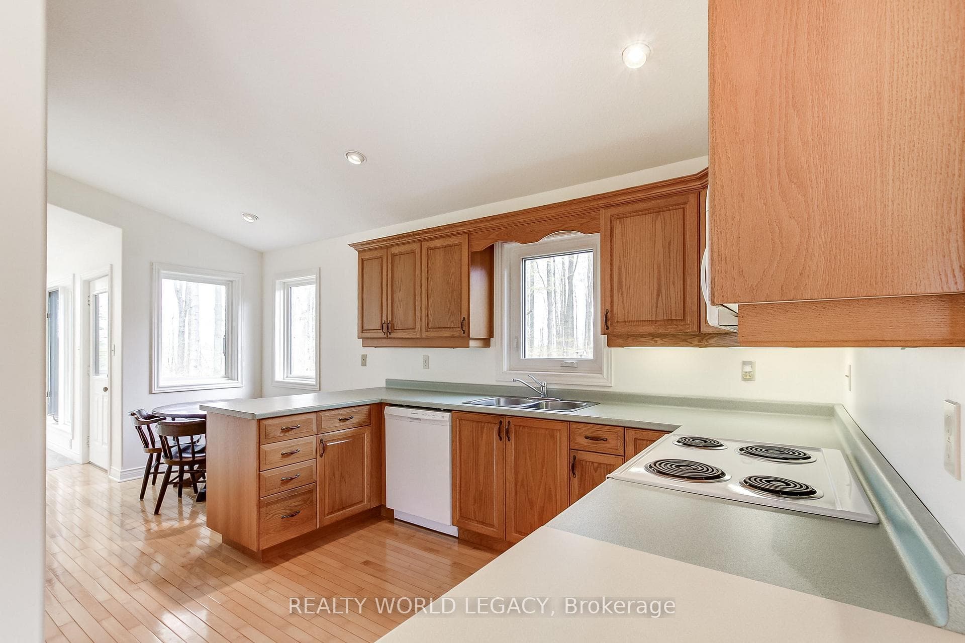 2236 Centre Road photo 28