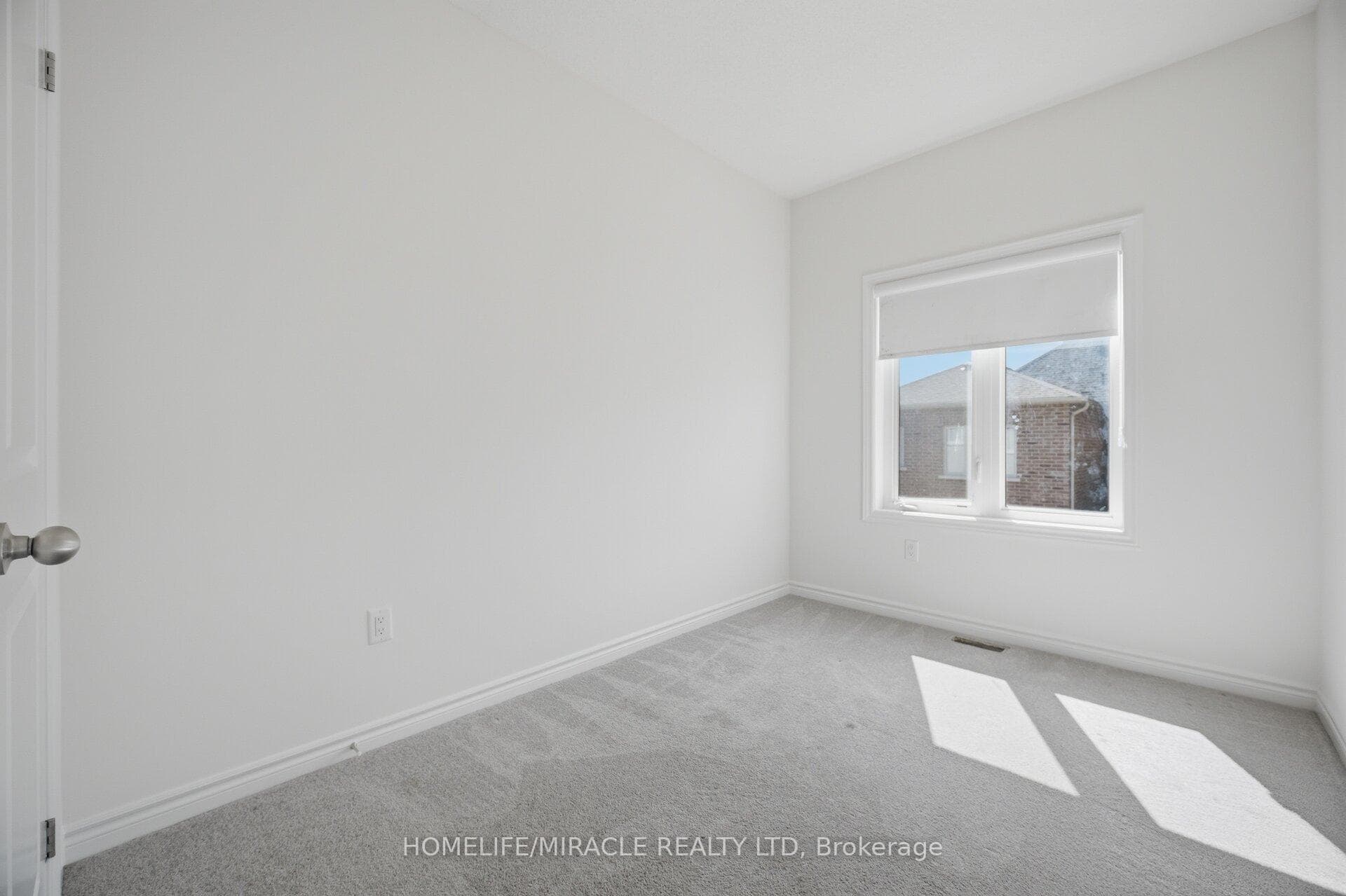 19 Donald Ficht Crescent photo 28