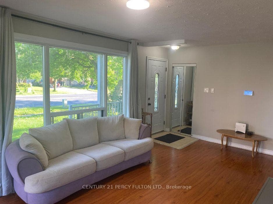 3986 Ellesmere Road photo 4