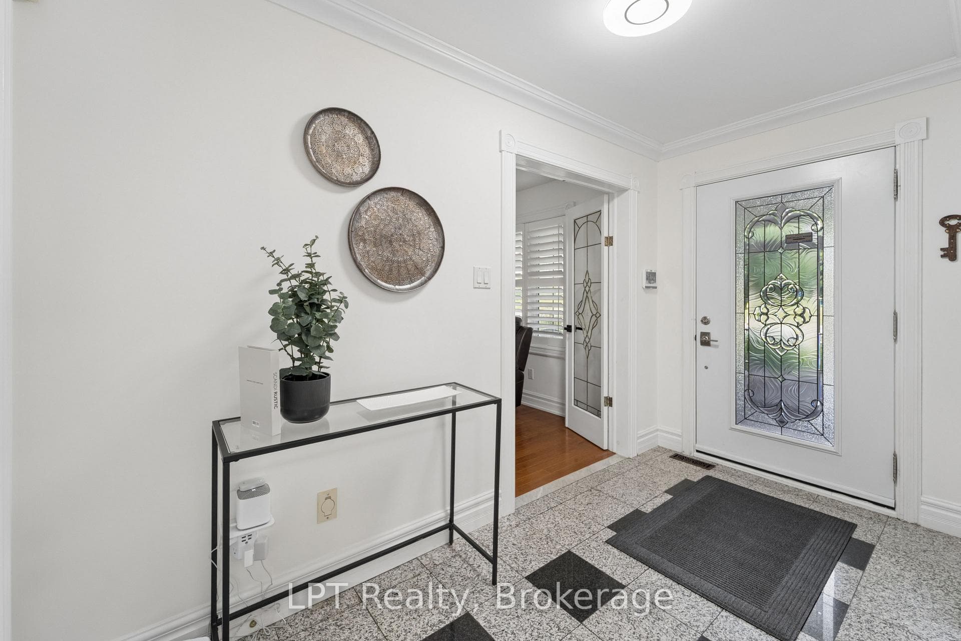 1 Mayfield Crescent photo 5