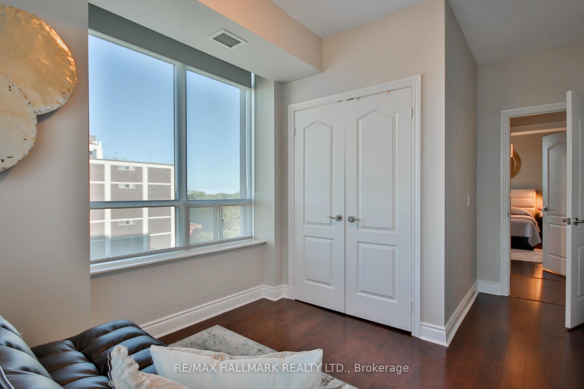 319 Merton Street Unit 704 photo 21