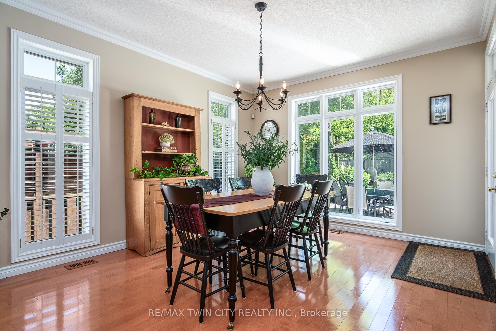 85 Laschinger Boulevard photo 16