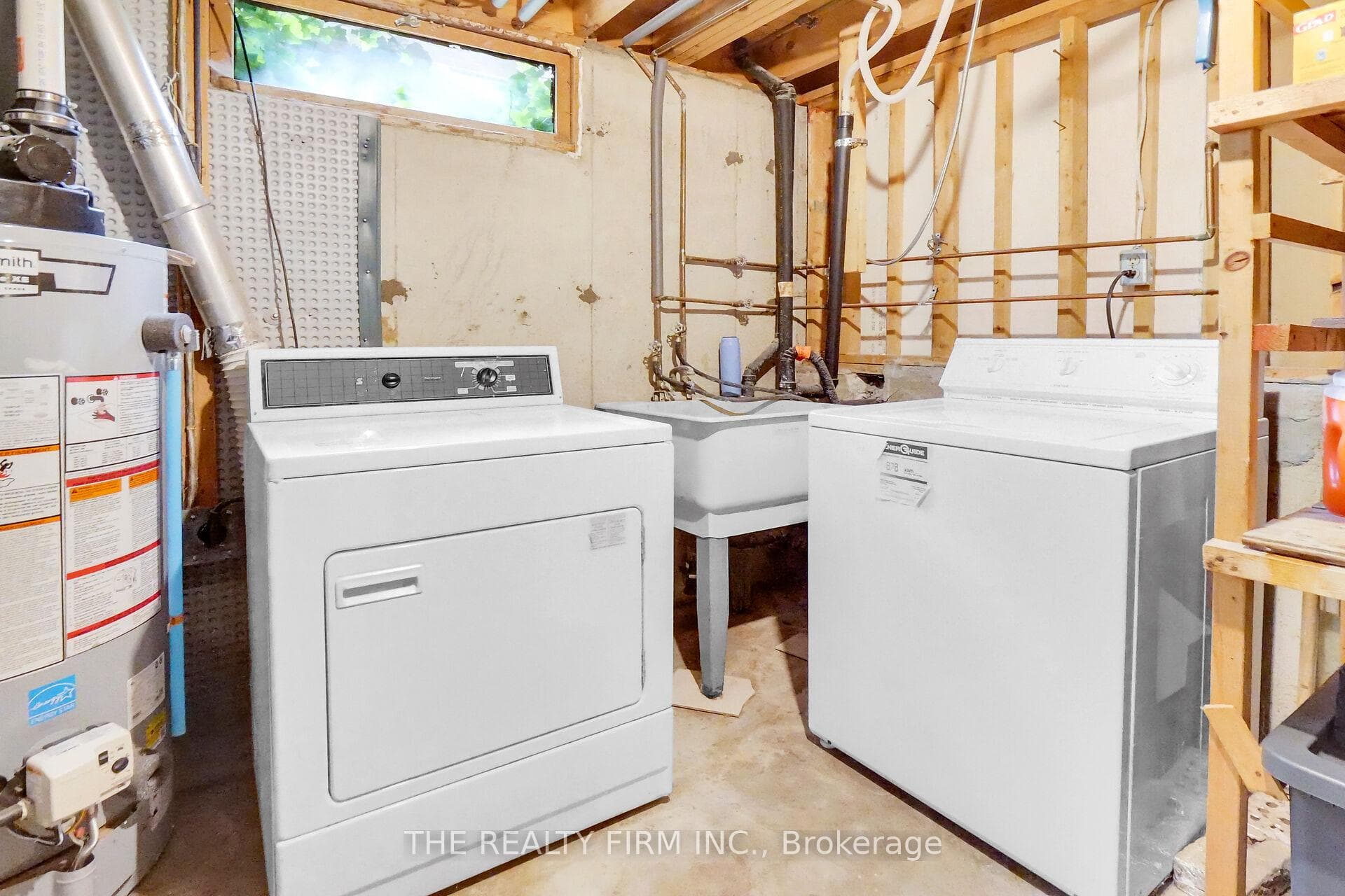 211 Edgehill Crescent photo 26