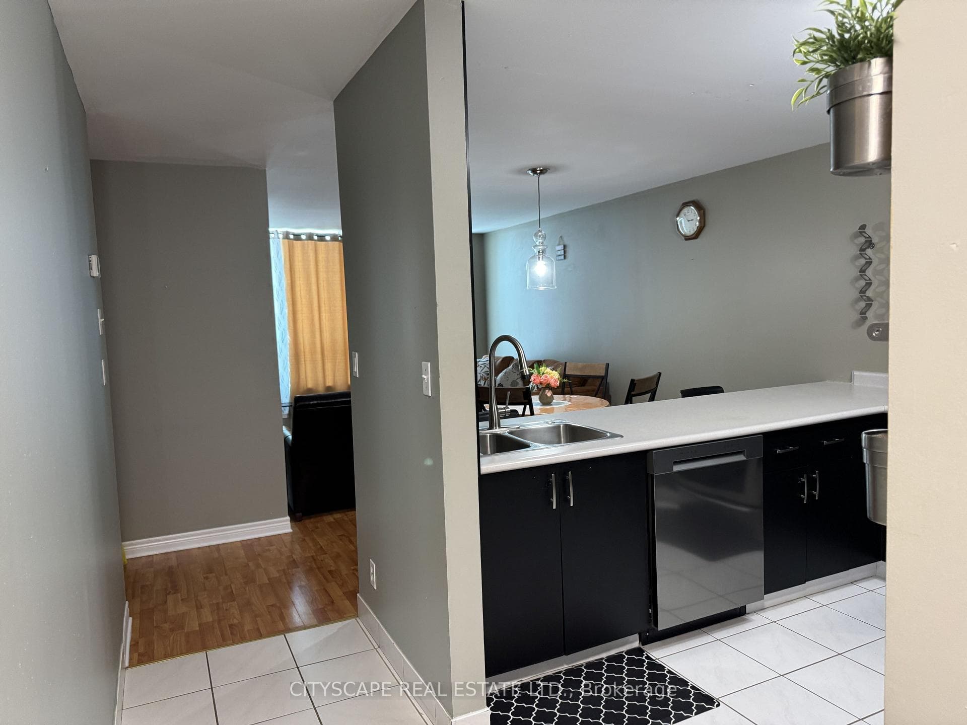 540 Ouellette Avenue Unit 5F photo 17