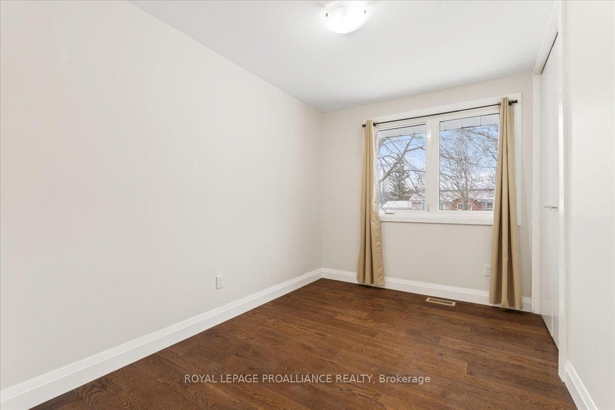 204 Elizabeth Street photo 19