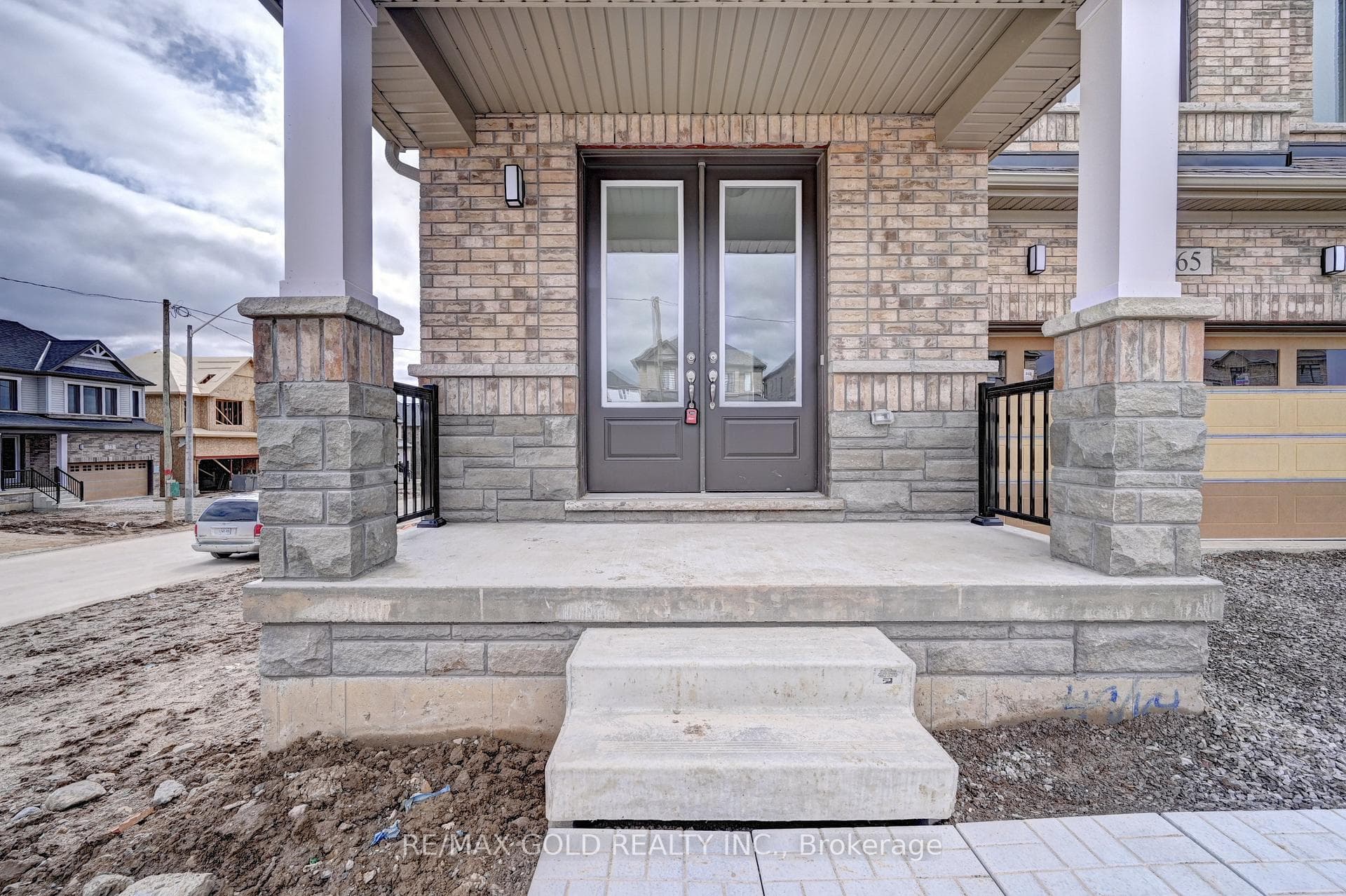 465 Robert Woolner Street photo 2