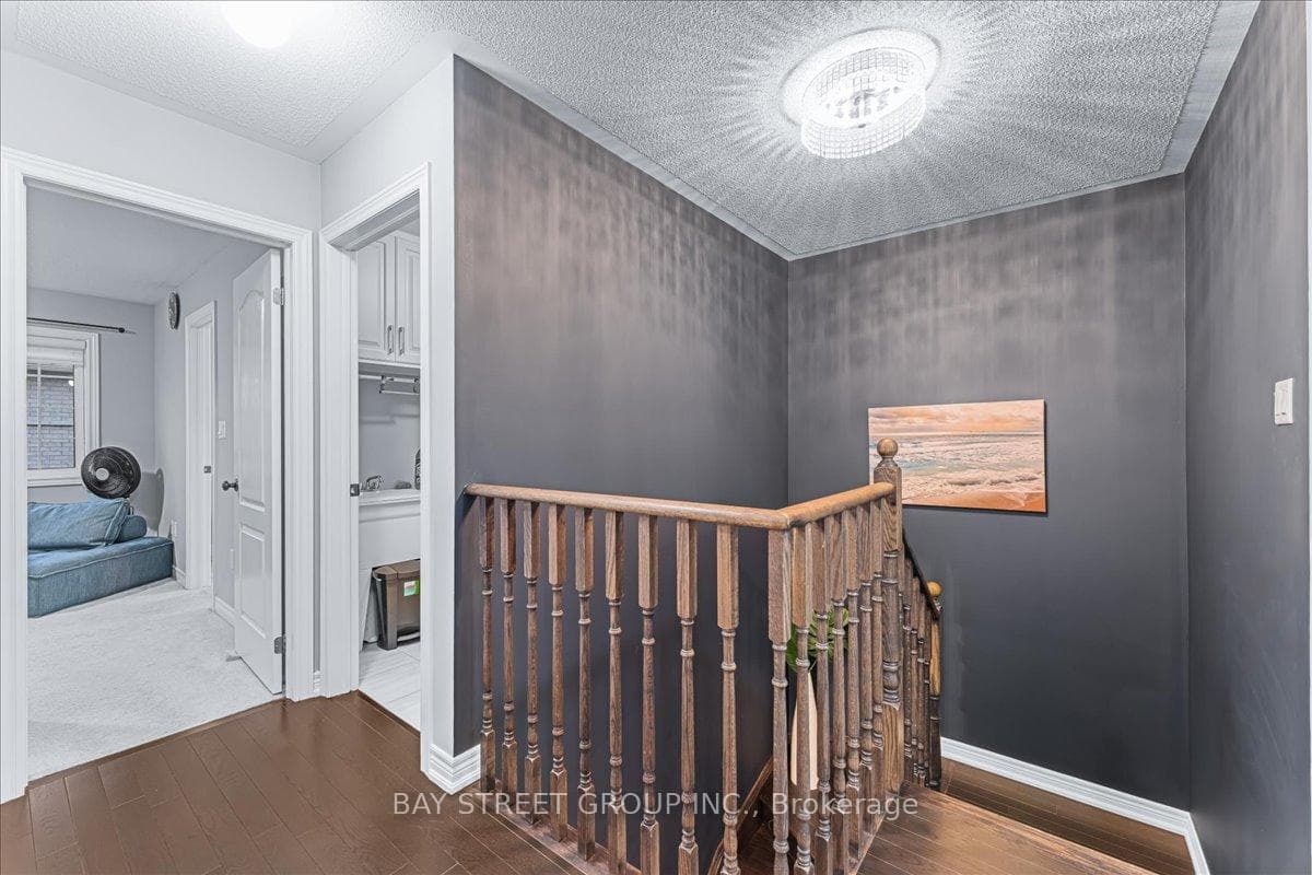 63 Tait Crescent photo 25