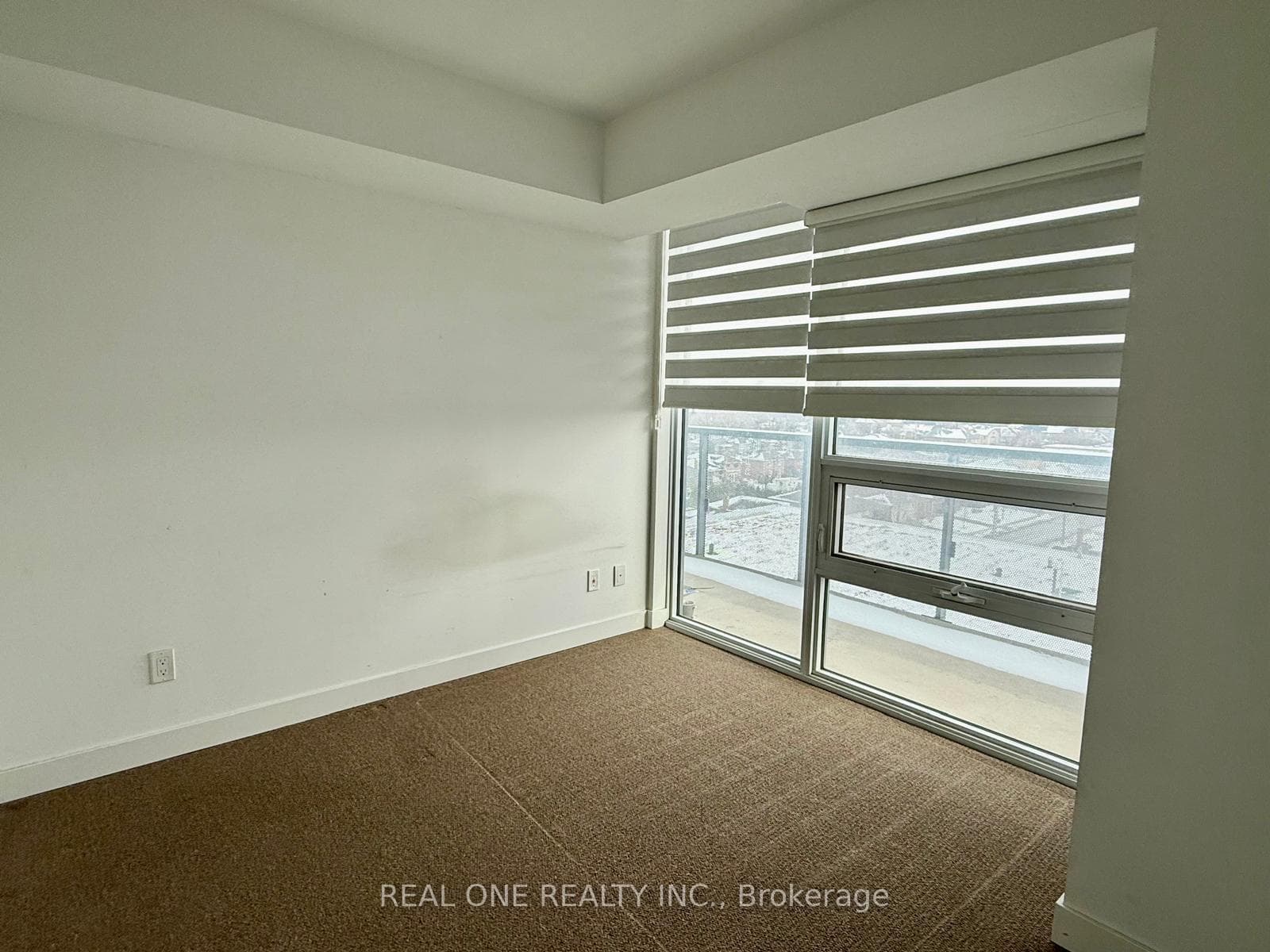 120 Varna Drive Unit 912 photo 4