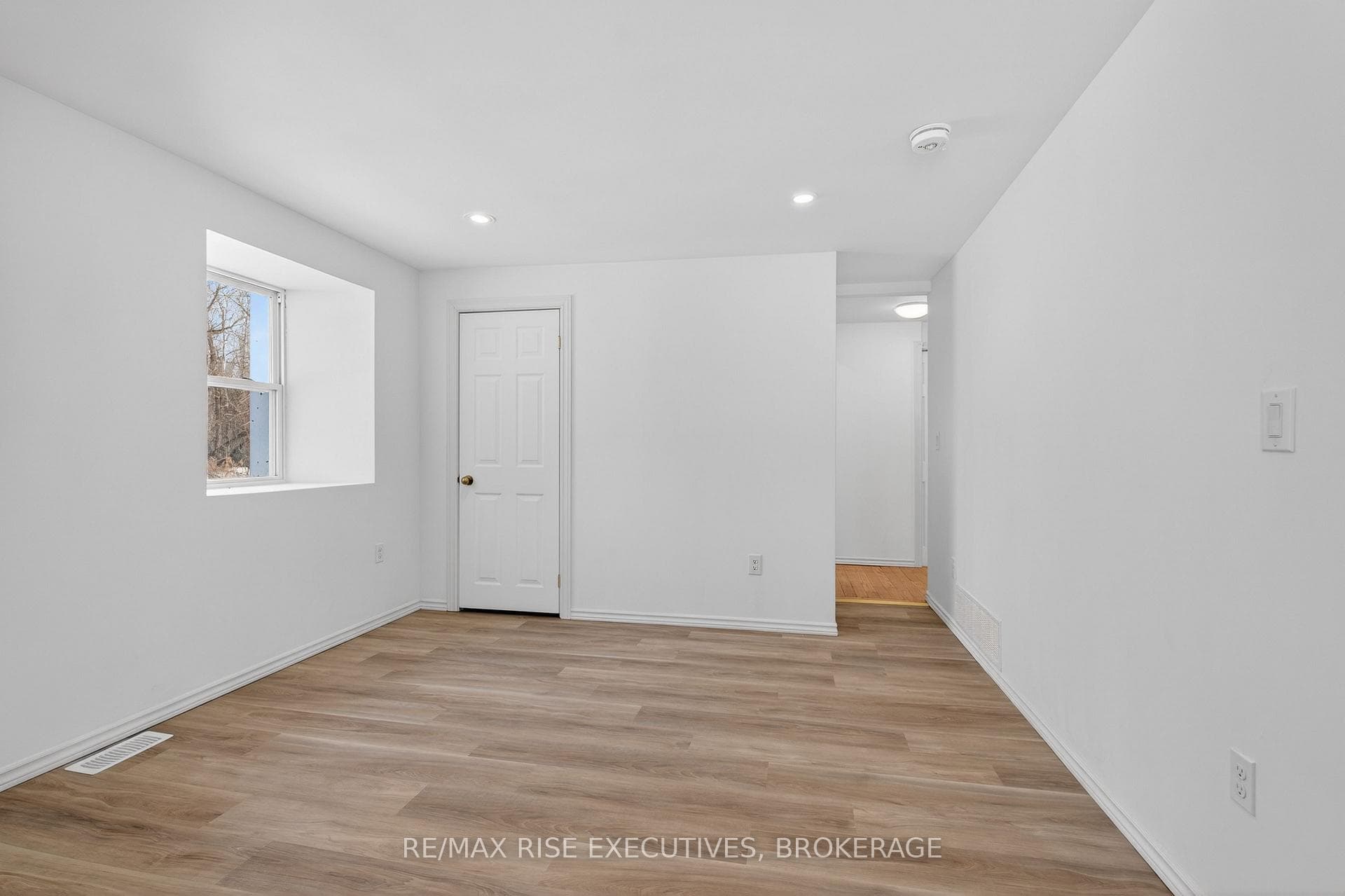 750 Moira Road photo 18