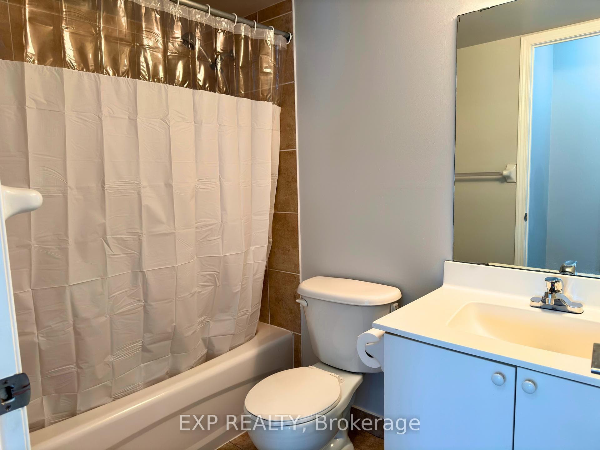 75 South Town Centre Boulevard Unit 607 photo 4