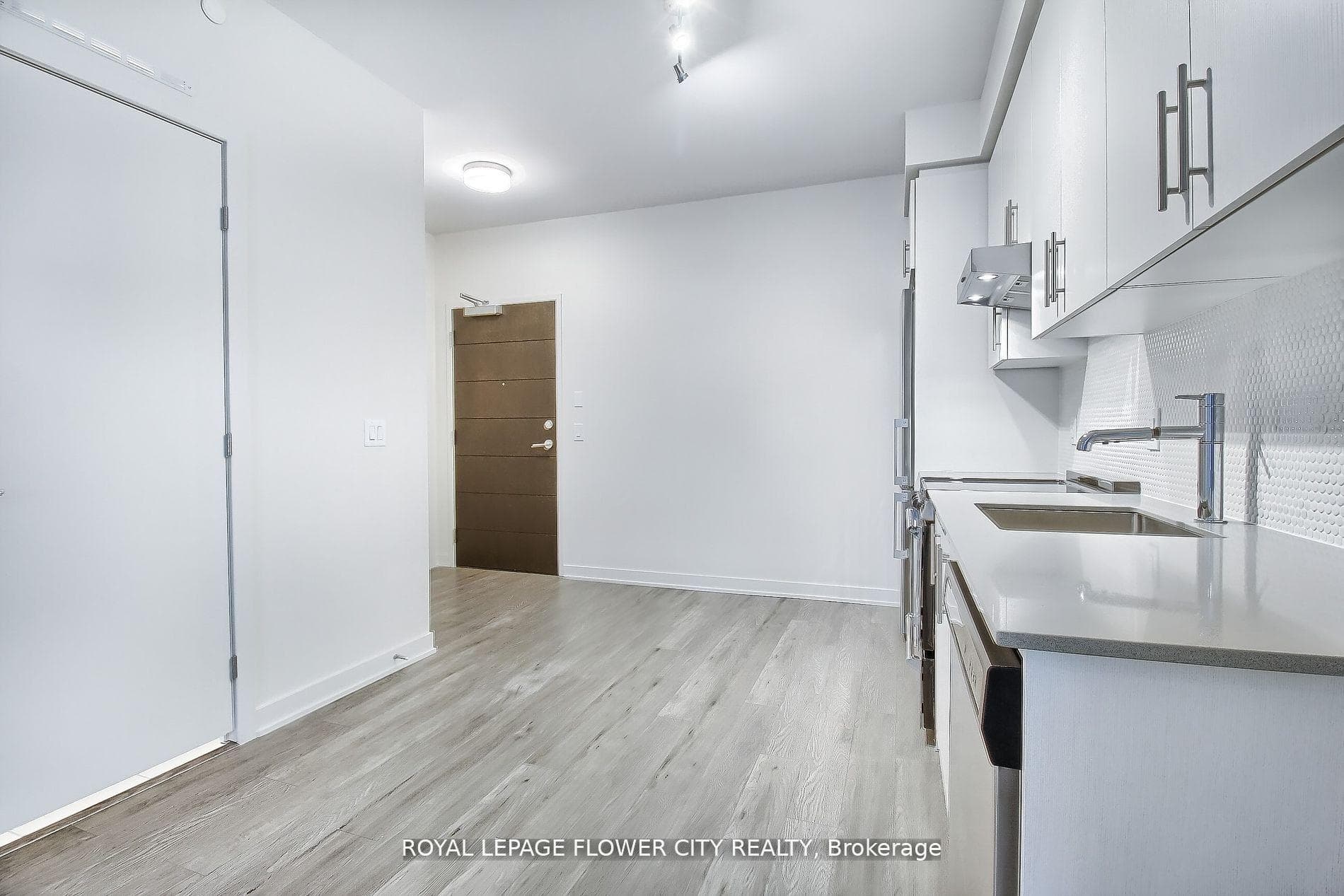 212 King William Street Unit 1011 photo 6
