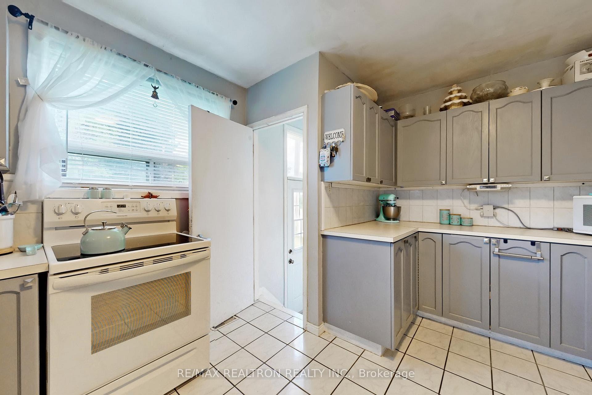 75 Davis Road photo 17
