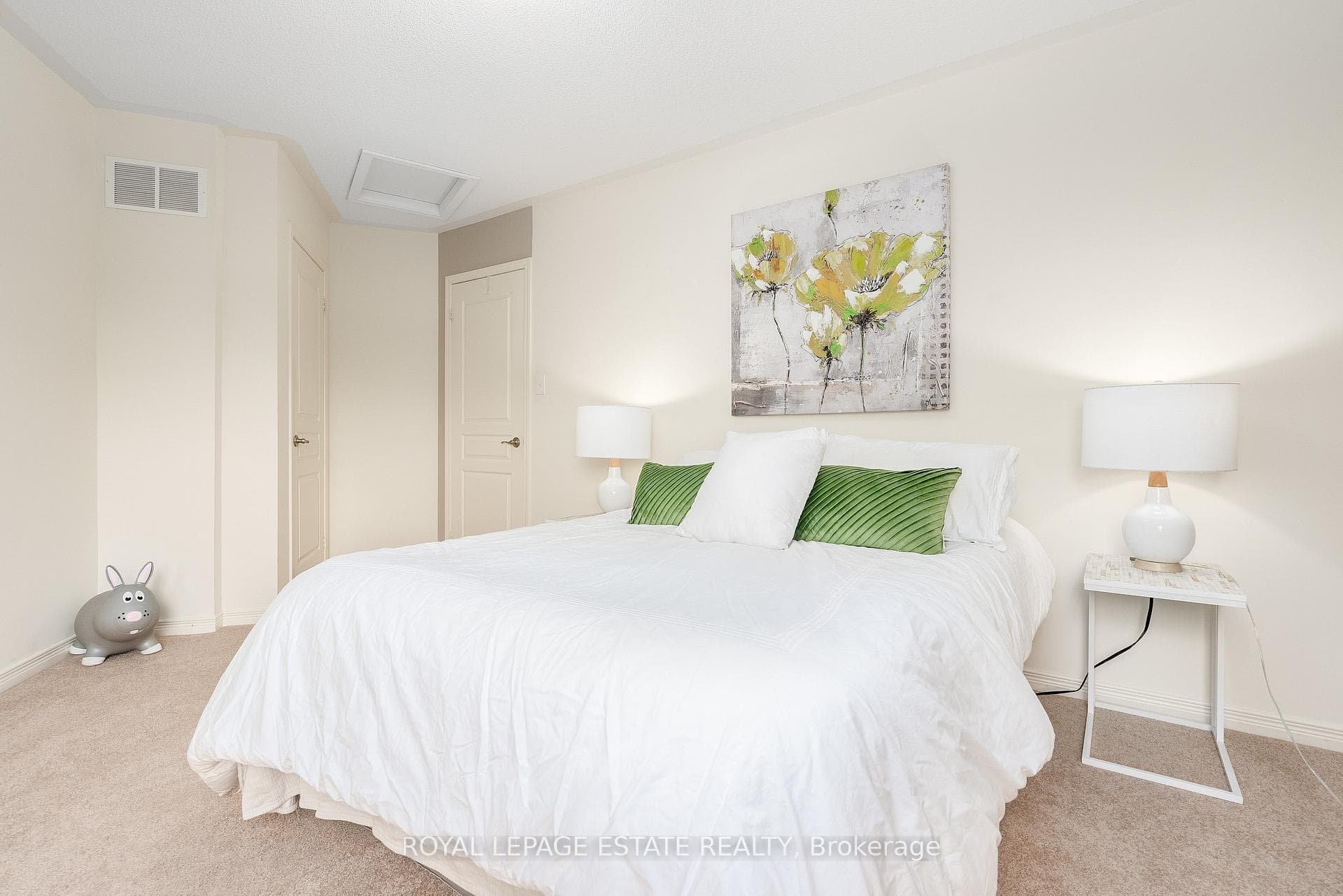 24 Curran Hall Crescent photo 21