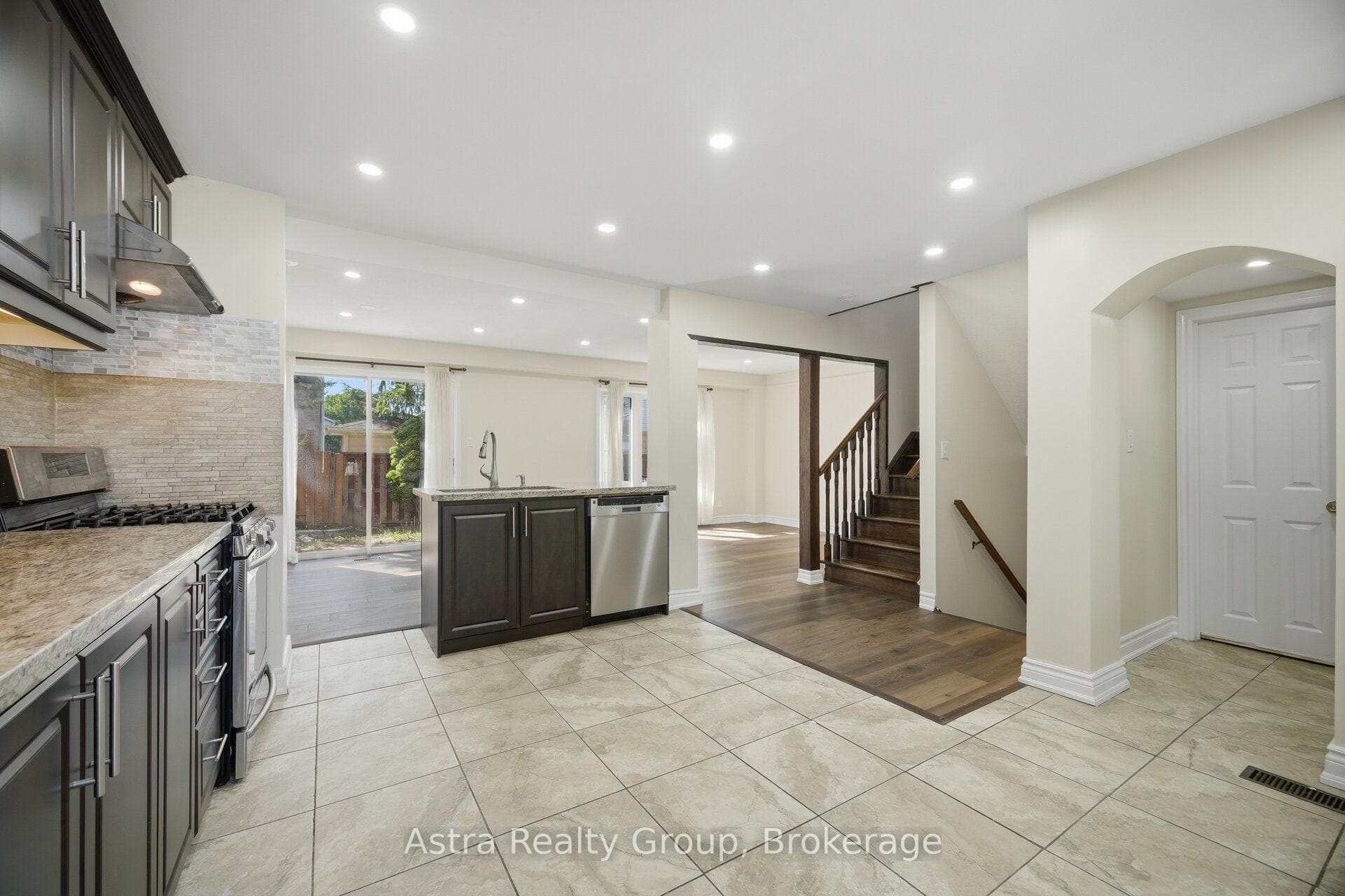 28 Borden Hill Court photo 14