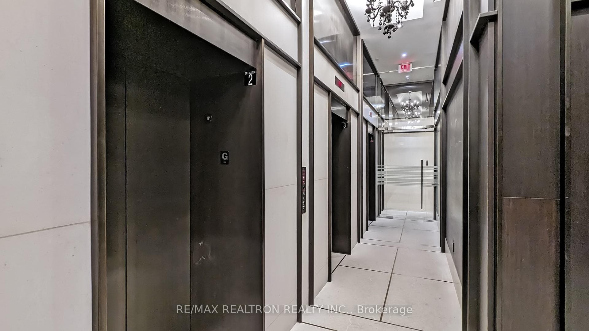 197 Yonge Street Unit 5905 photo 9