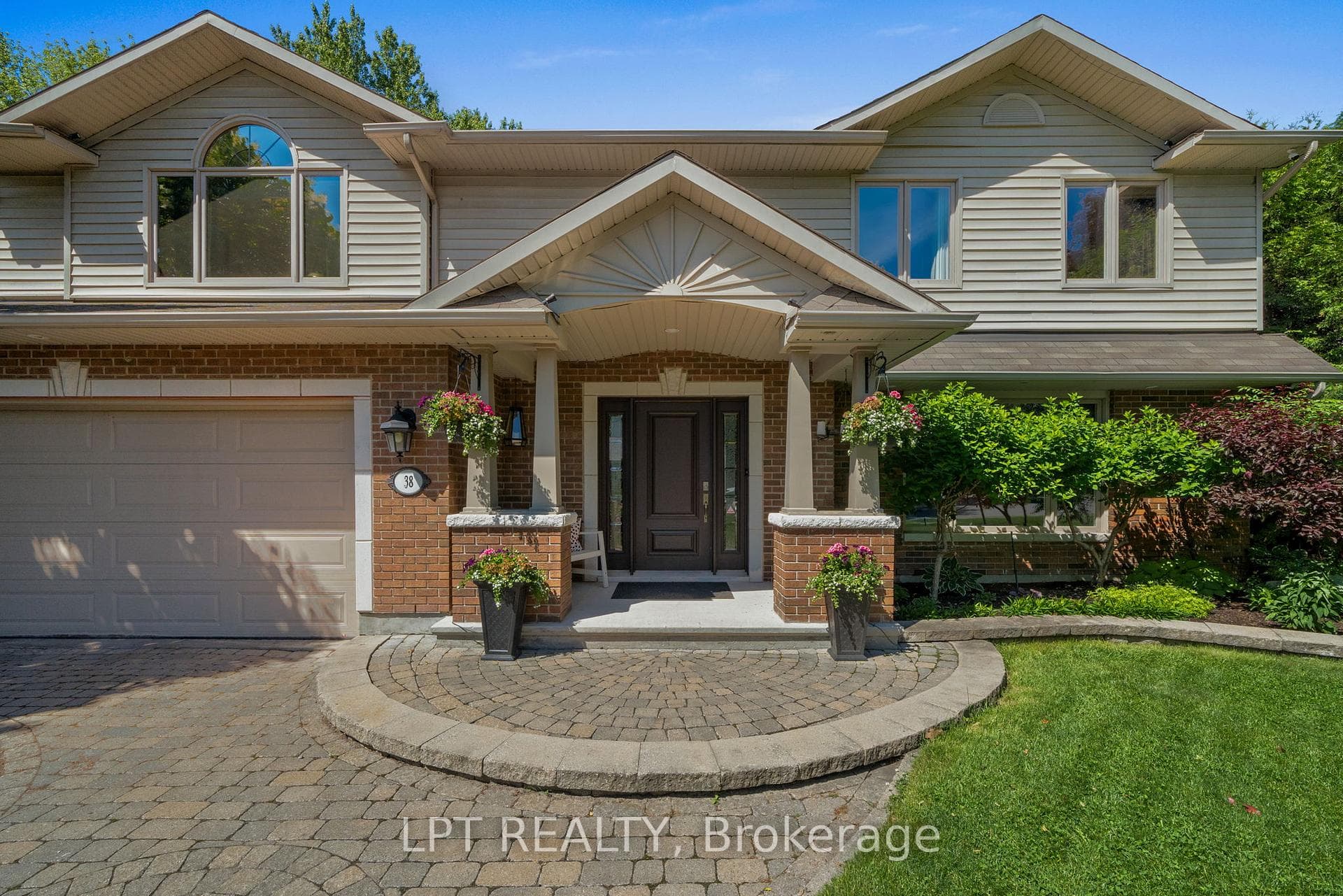 38 Glendenning Drive photo 4