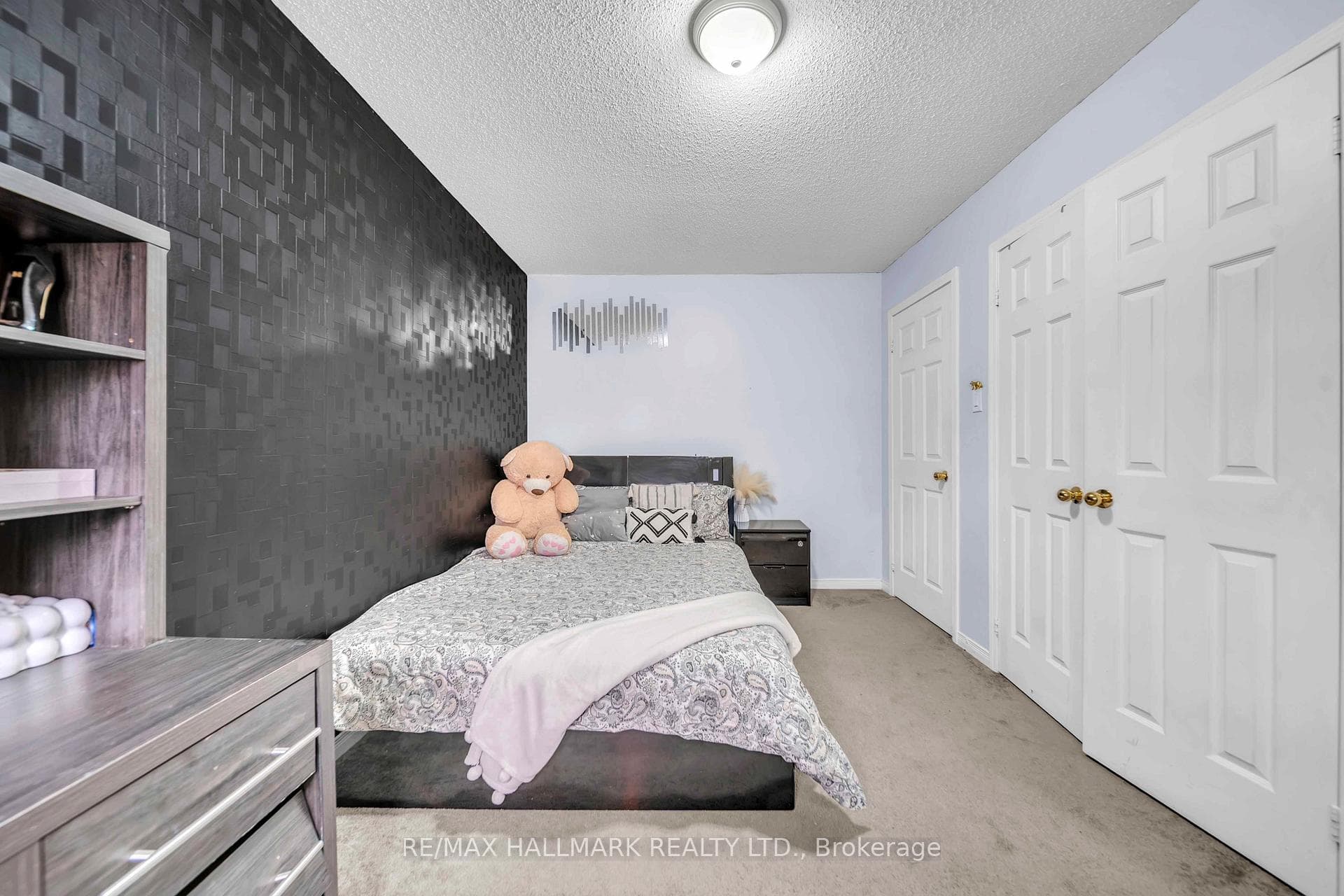 96 Olympia Crescent photo 13