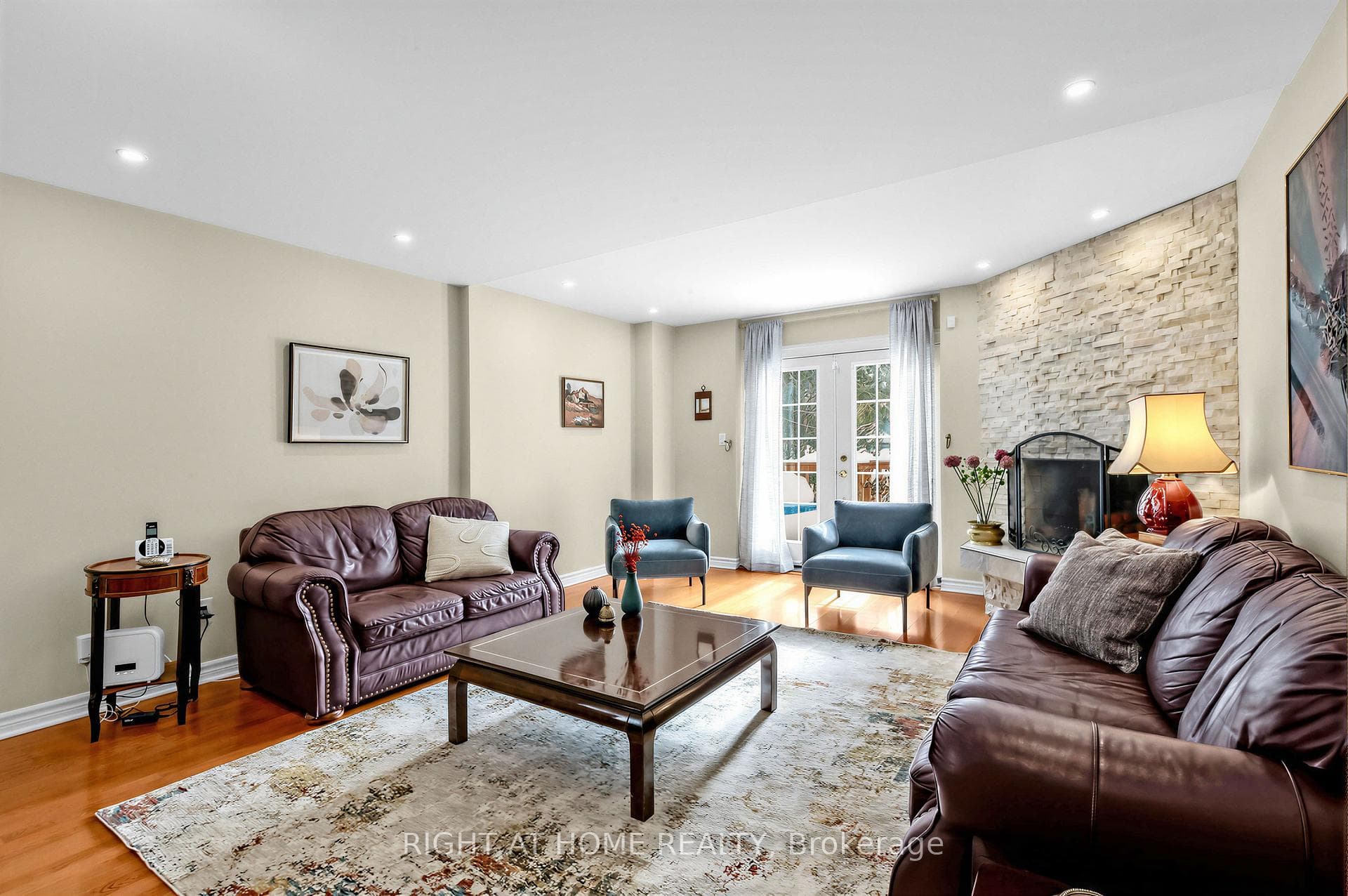 355 Davisville Avenue photo 19