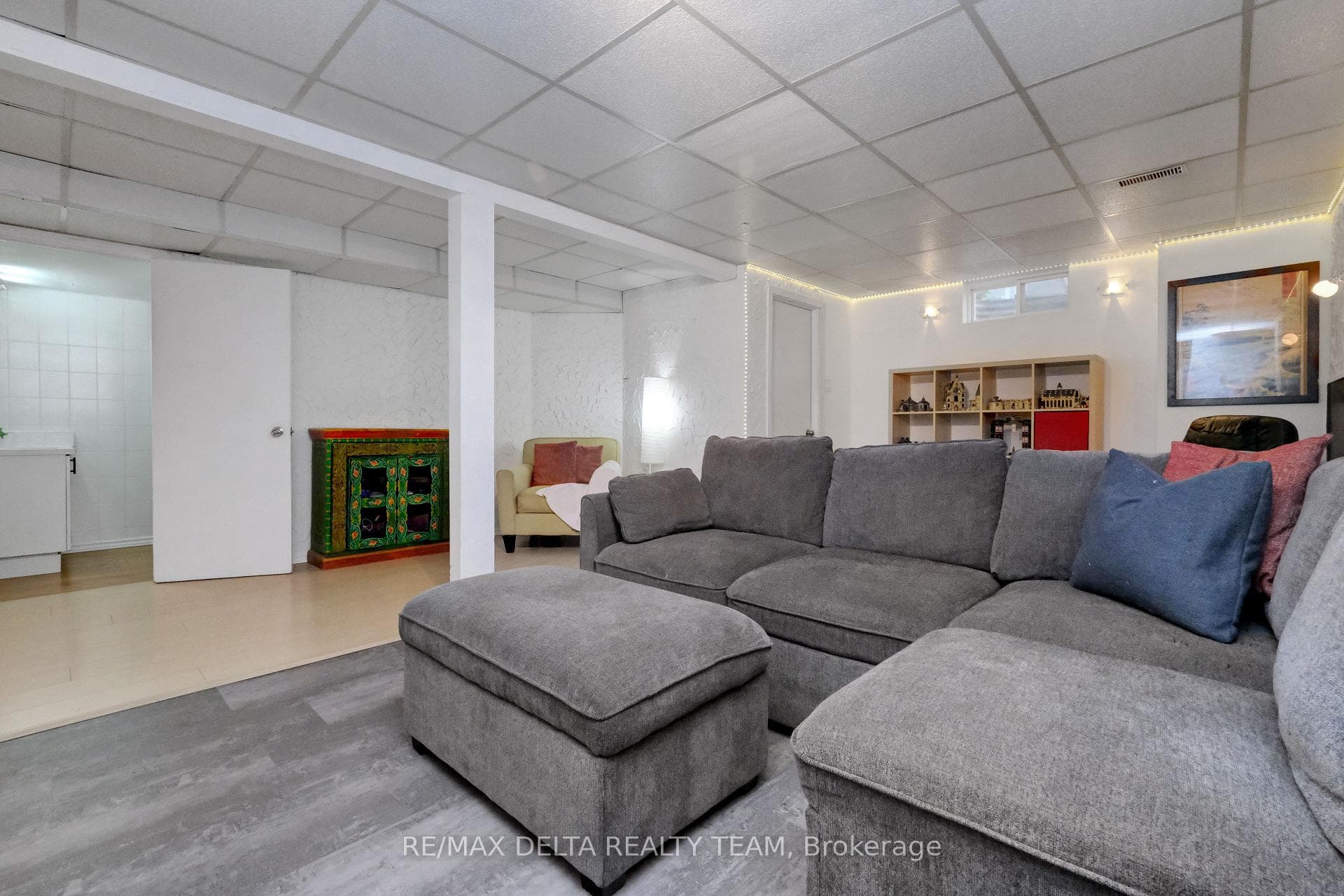2210 Bickerton Avenue photo 26