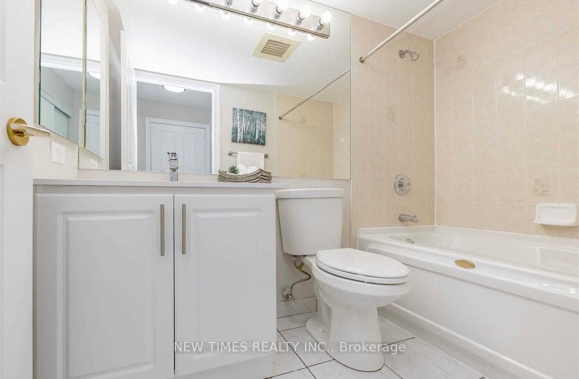 68 Corporate Drive Unit 529 photo 9