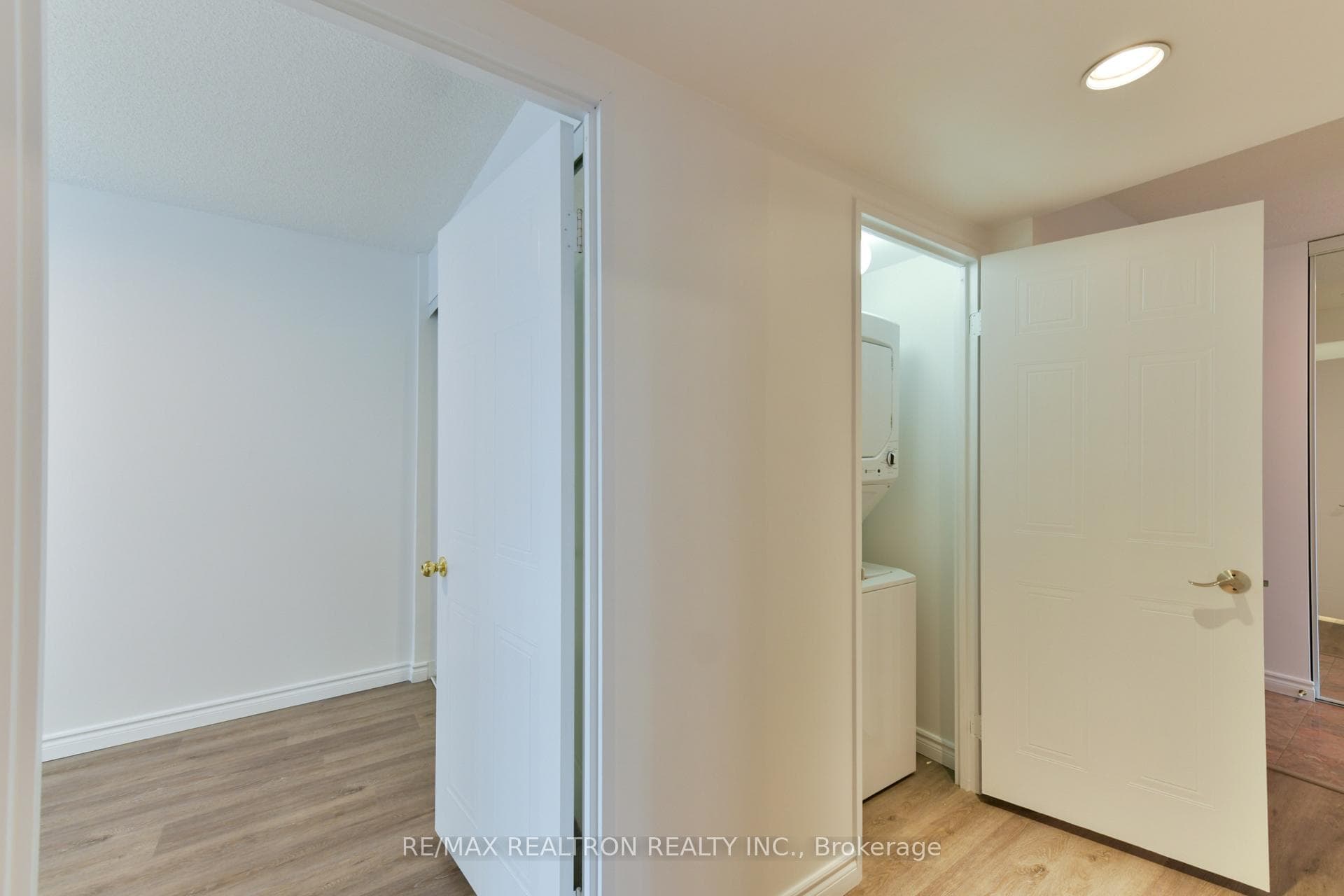 750 Bay Street Unit 3002 photo 33