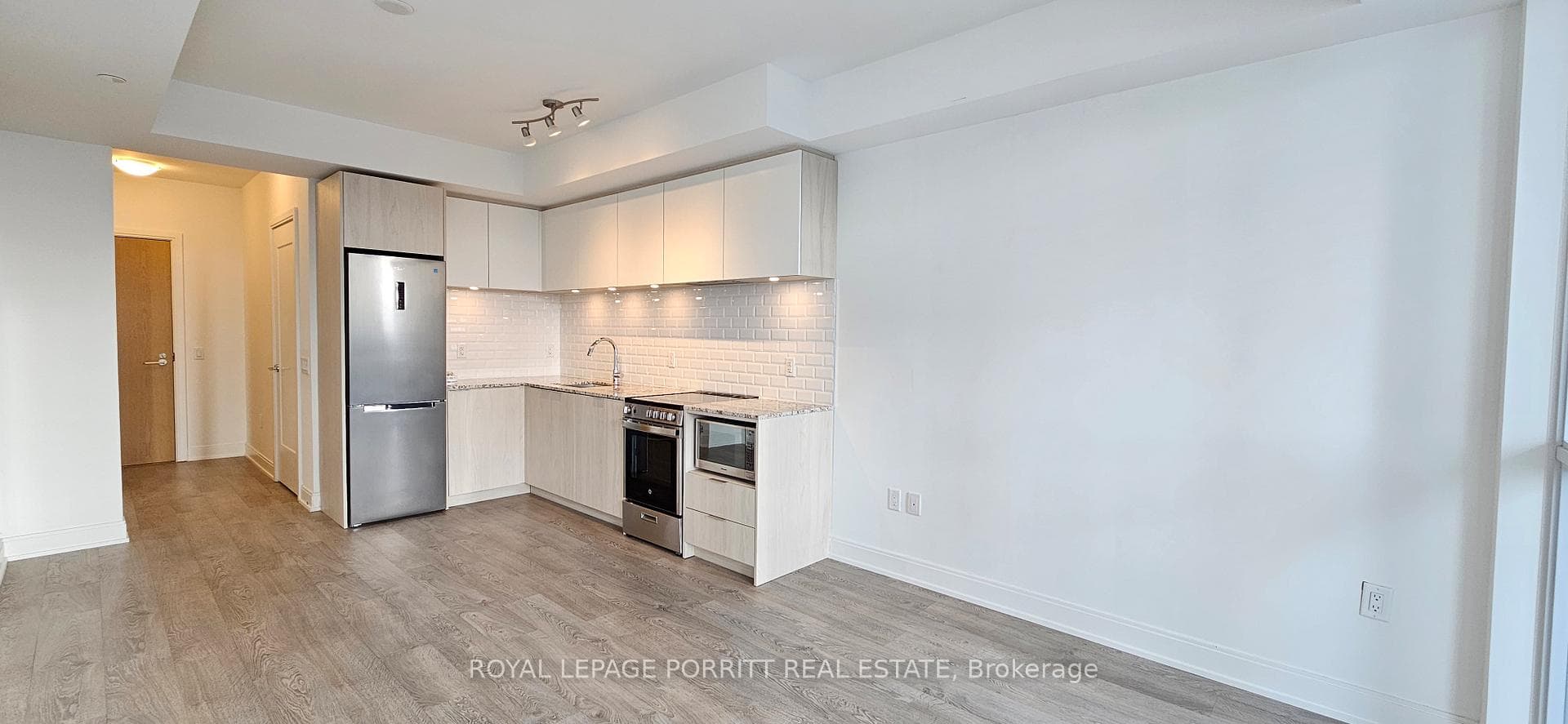 65 Annie Craig Drive Unit 811 photo 4