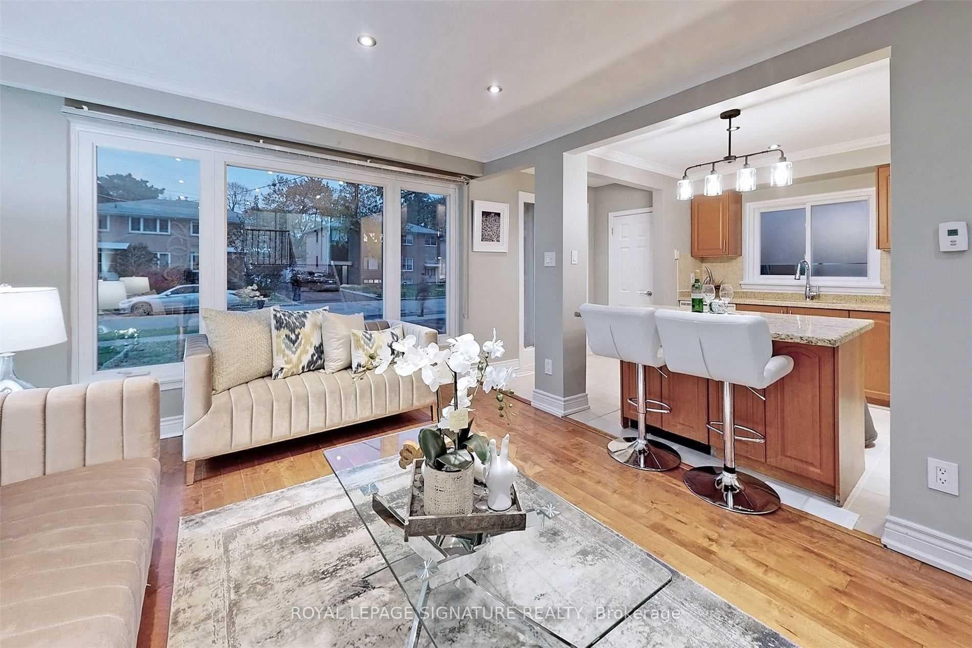 65 Holcolm Road Unit Upper photo 3