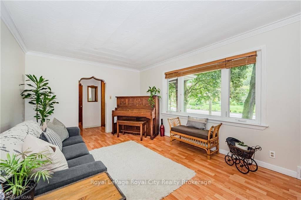 21 ST CATHARINE Street photo 9